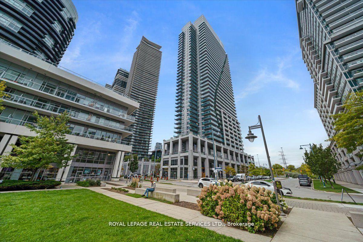16 Brookers Lane 512, Toronto W06, ON M8V 0A5