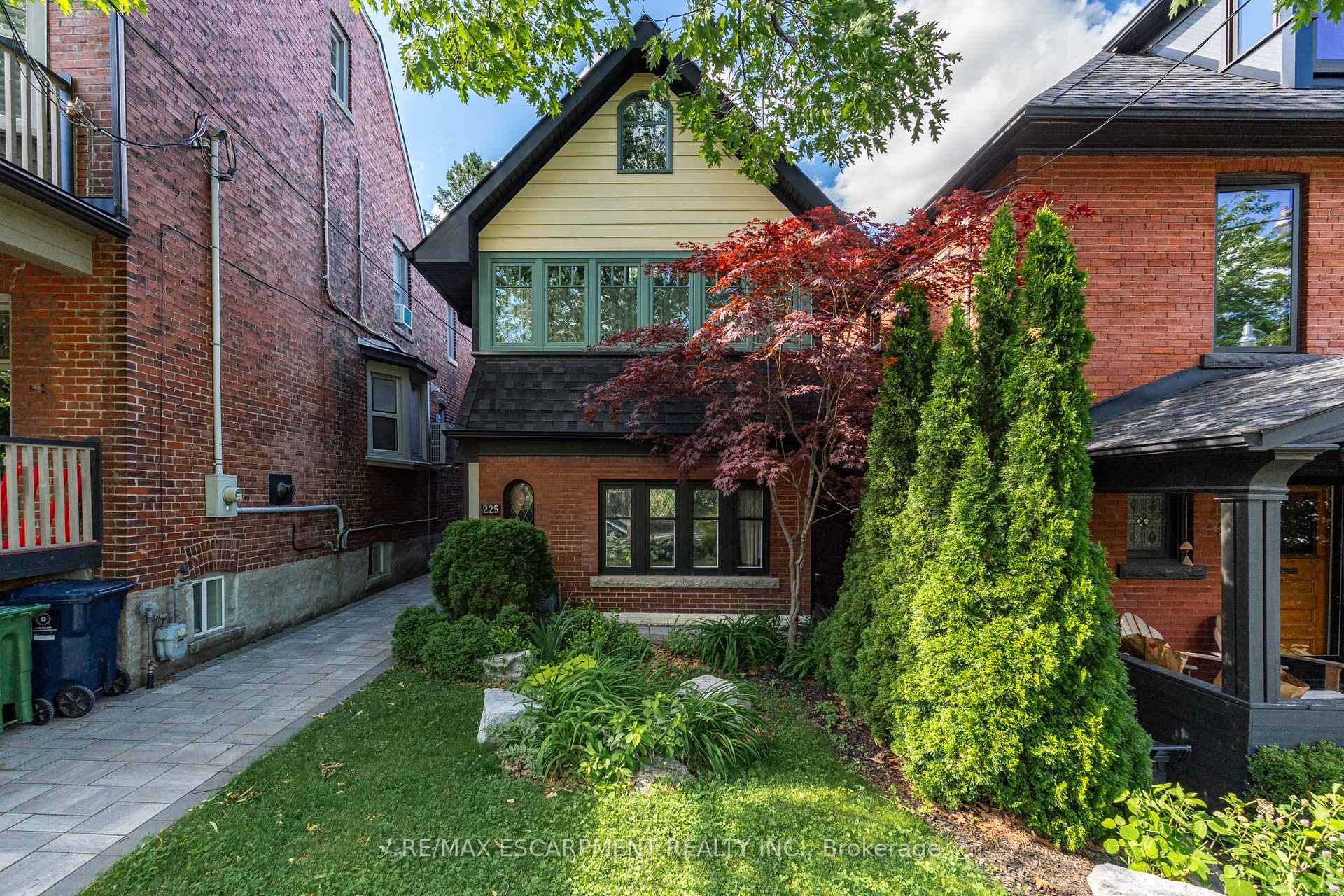 225 Oakmount Road, Toronto W02, ON M6P 3K3