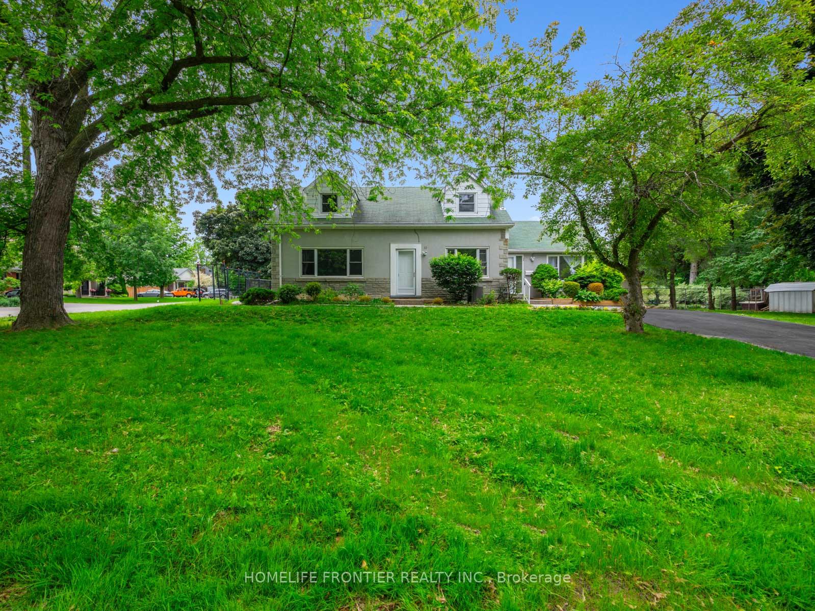 12 Gibson Avenue 2, Toronto W10, ON M9V 2S6