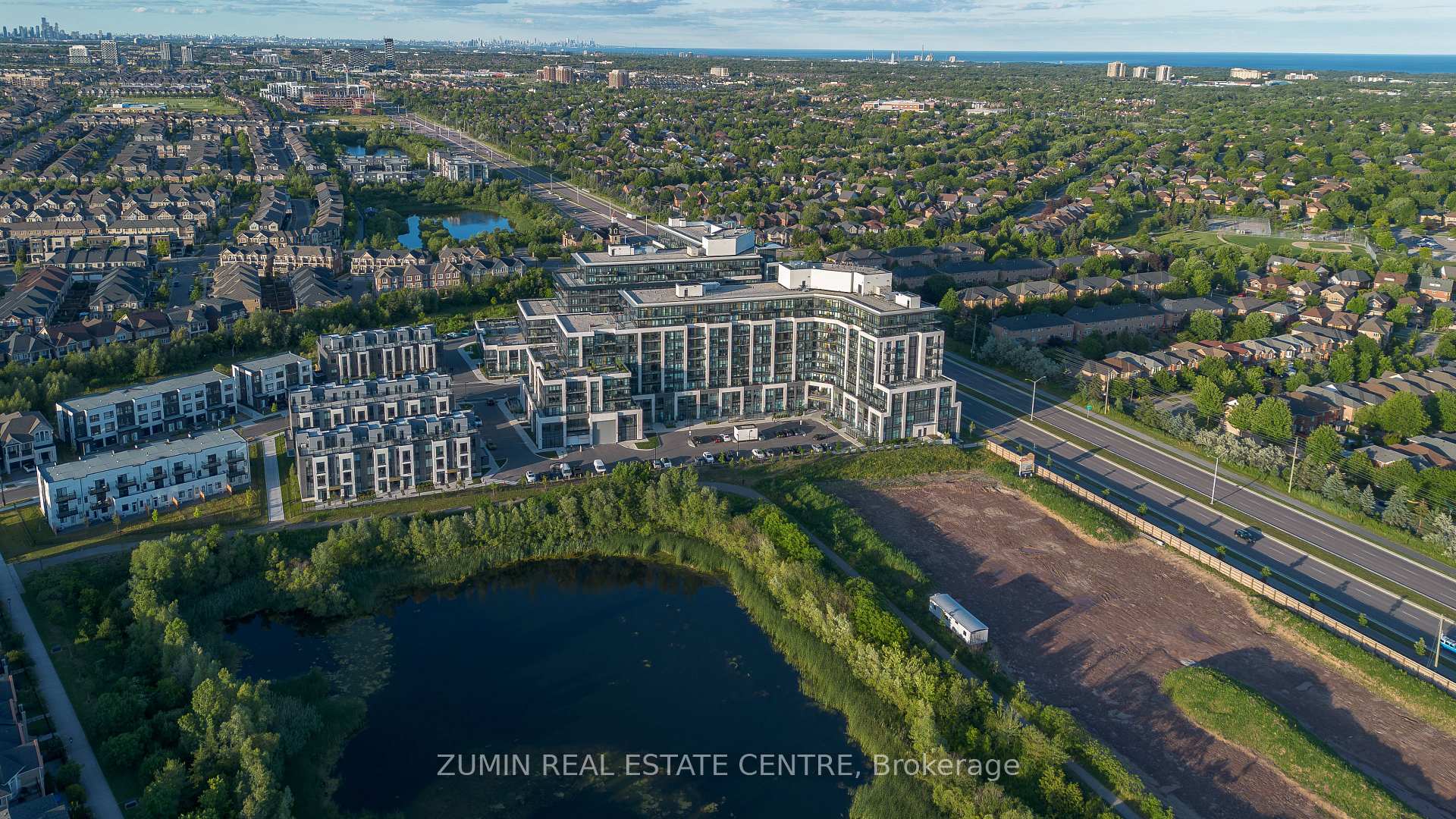 405 Dundas Street W 526, Oakville, ON L6M 5P4