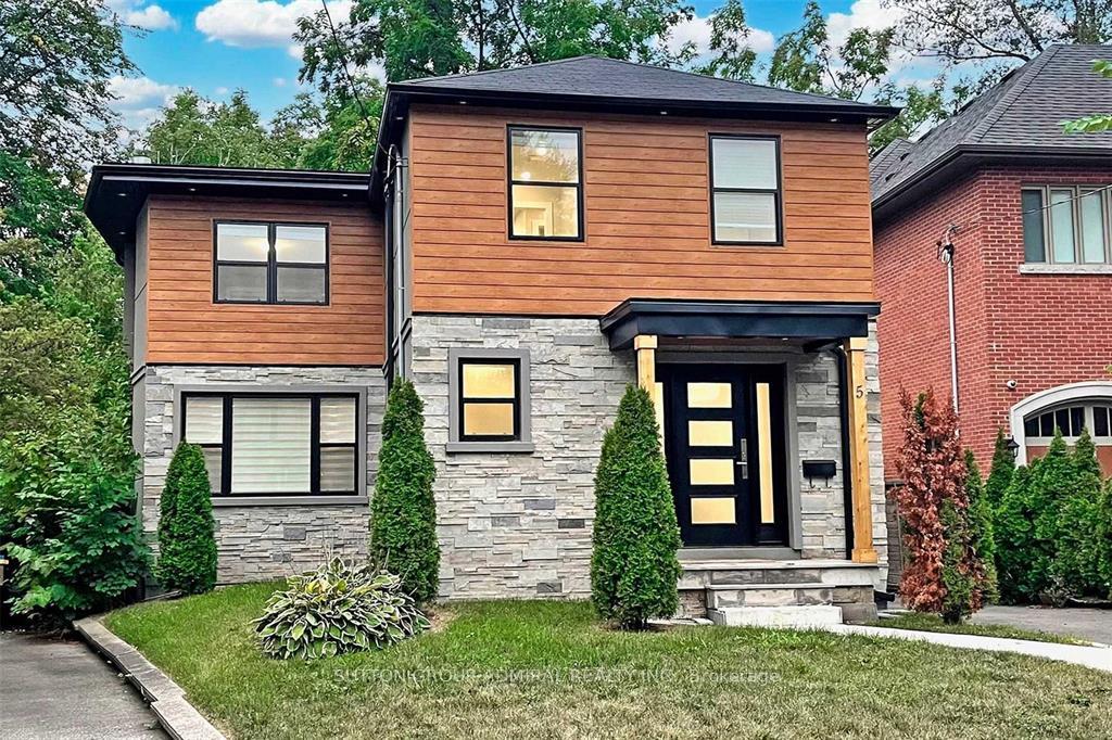 5 Donnybrook Lane, Toronto W08, ON M9A 2V2