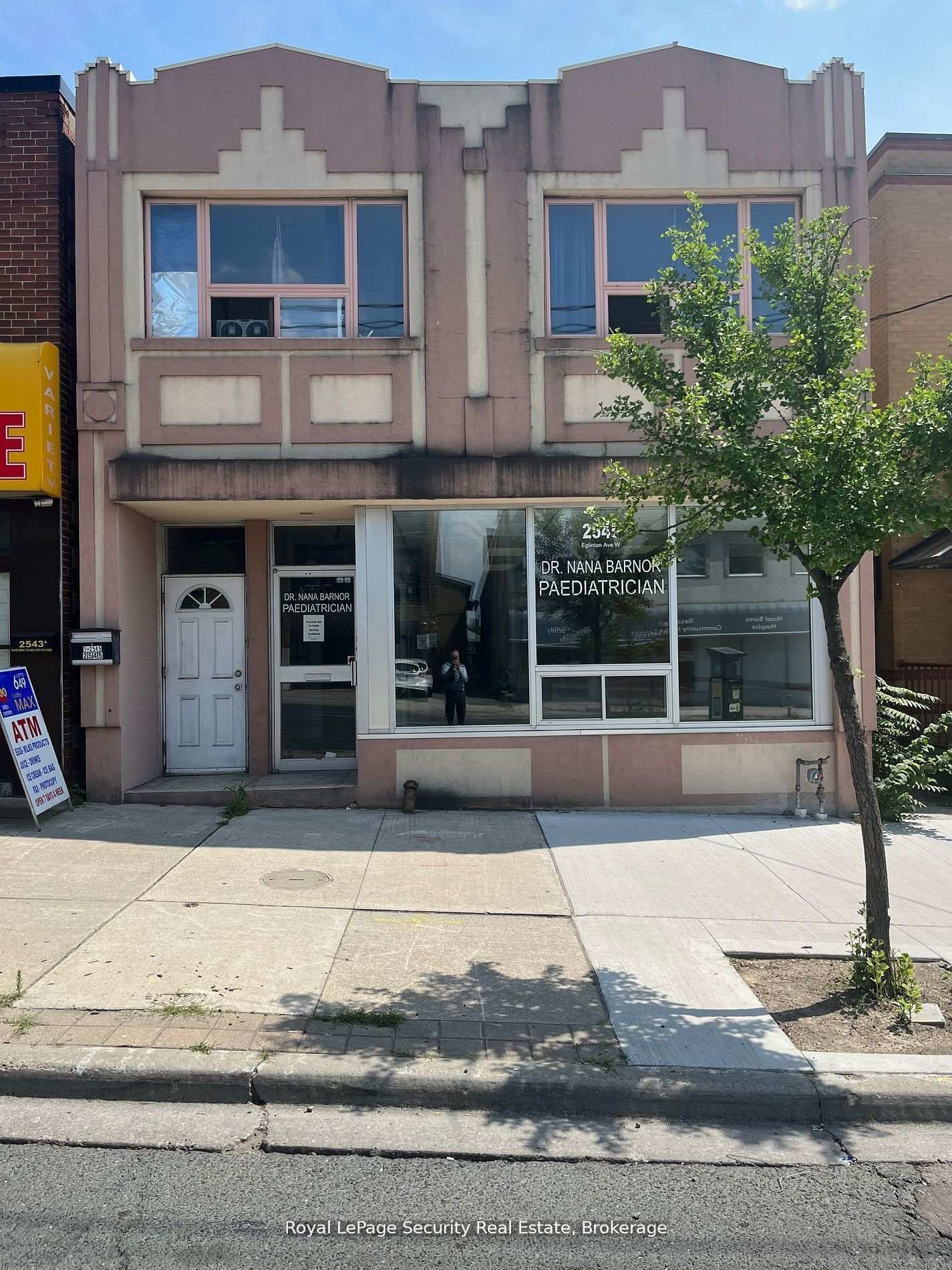 2545 Eglinton Avenue W, Toronto W03, ON M6M 1T2