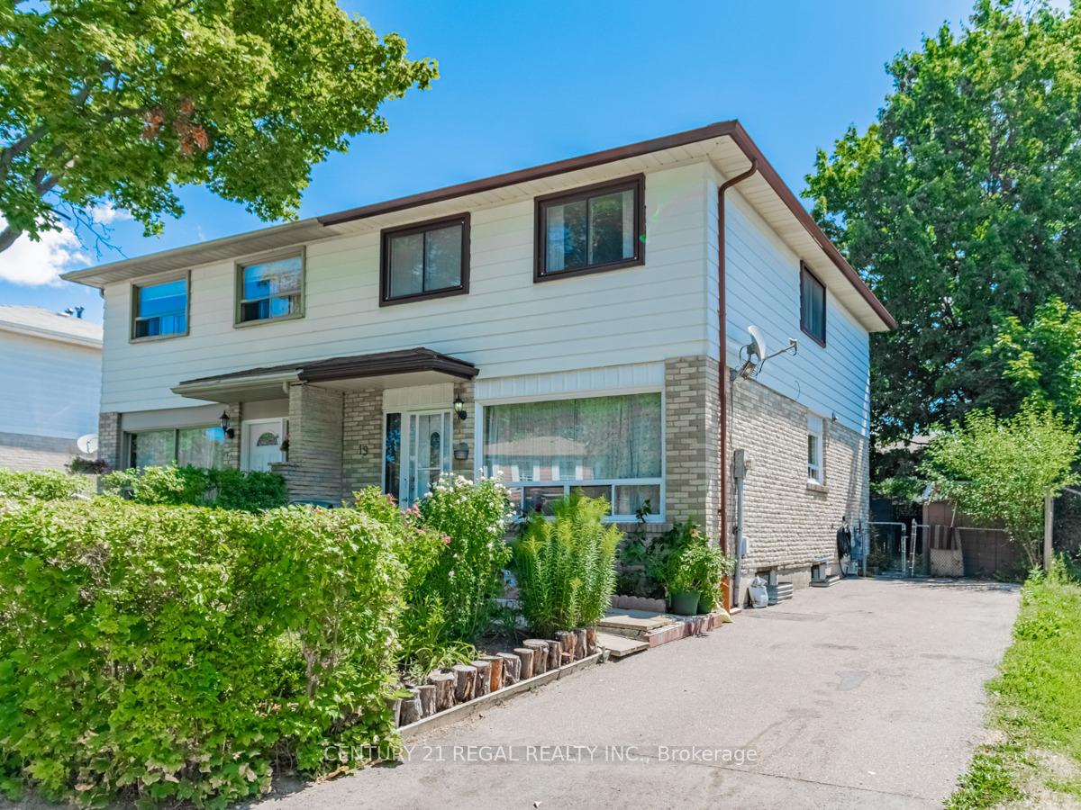 19 Carberry Crescent, Brampton, ON L6V 2G1