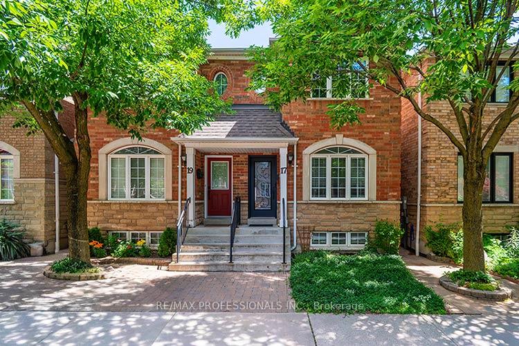 17 Algarve Crescent, Toronto W03, ON M6N 5E7