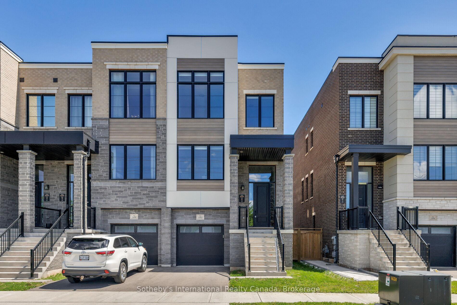 1492 Yellow Rose Circle, Oakville, ON L6M 4G3