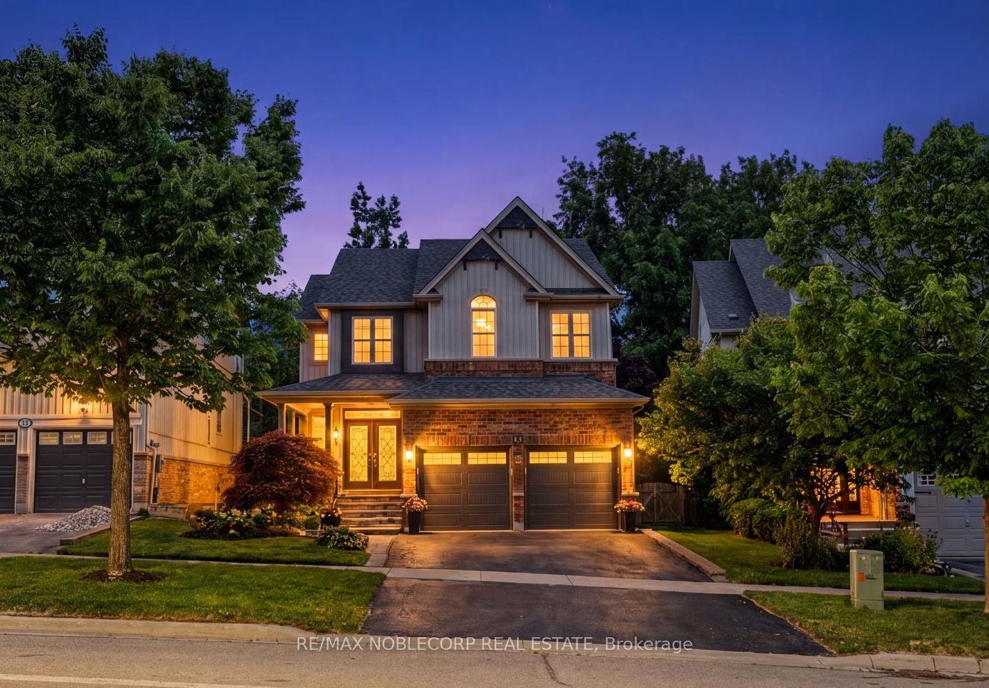 68 Meadowglen Boulevard, Halton Hills, ON L7G 6J3
