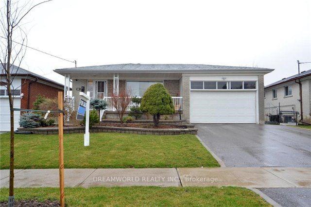 14 Laskay Crescent, Toronto W05, ON M3N 1P3