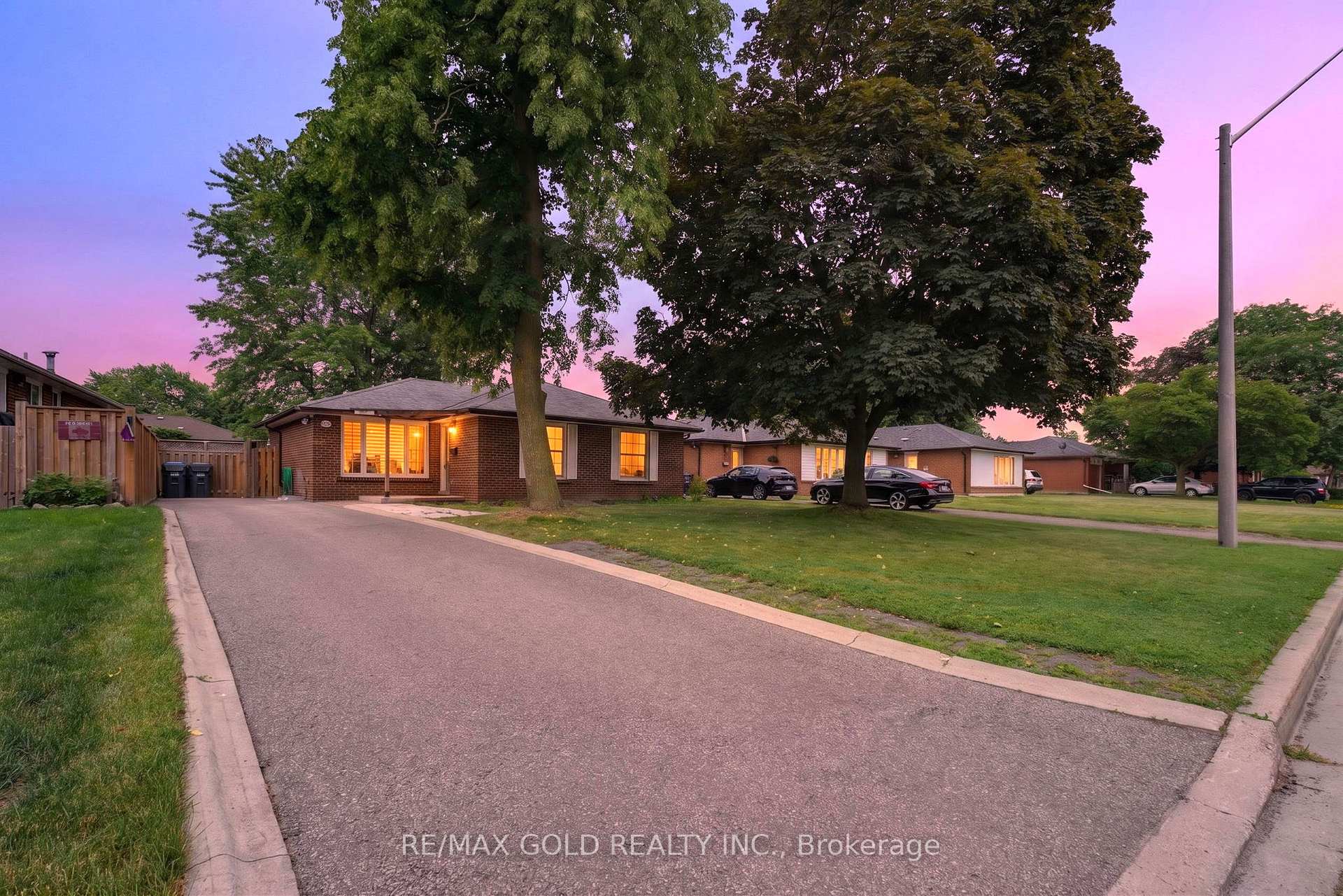 40 Devonshire Drive, Brampton, ON L6T 3G3