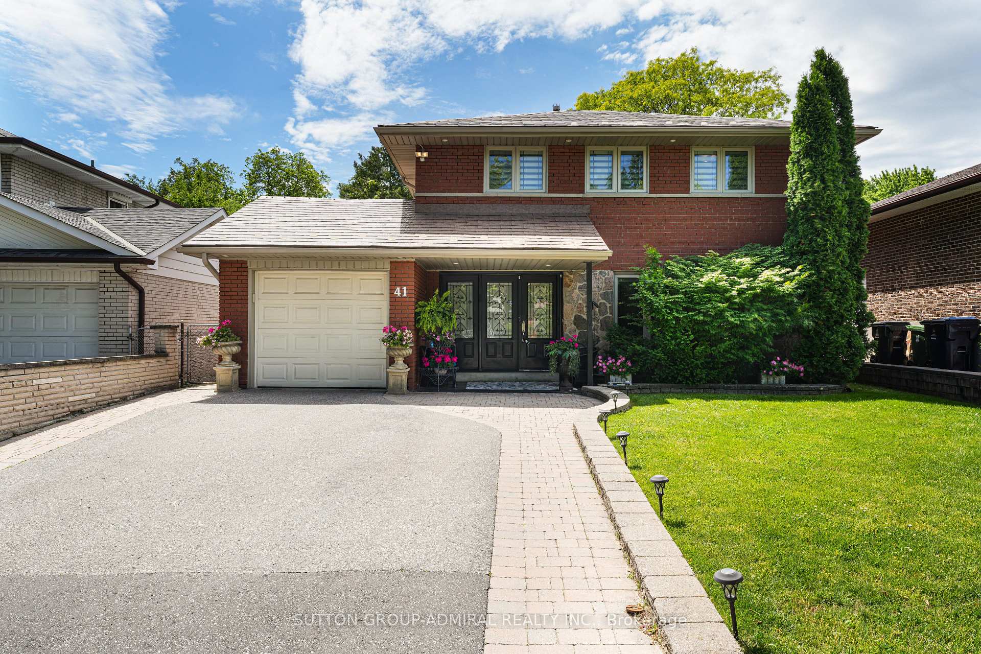 41 Hamptonbrook Drive, Toronto W09, ON M9P 1A2