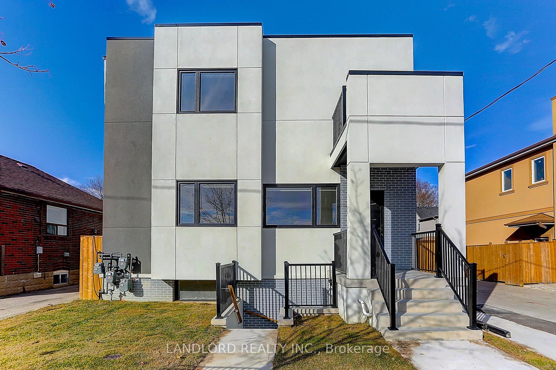2004 Lawrence Avenue W Lowr Rr, Toronto W04, ON M9N 1H4