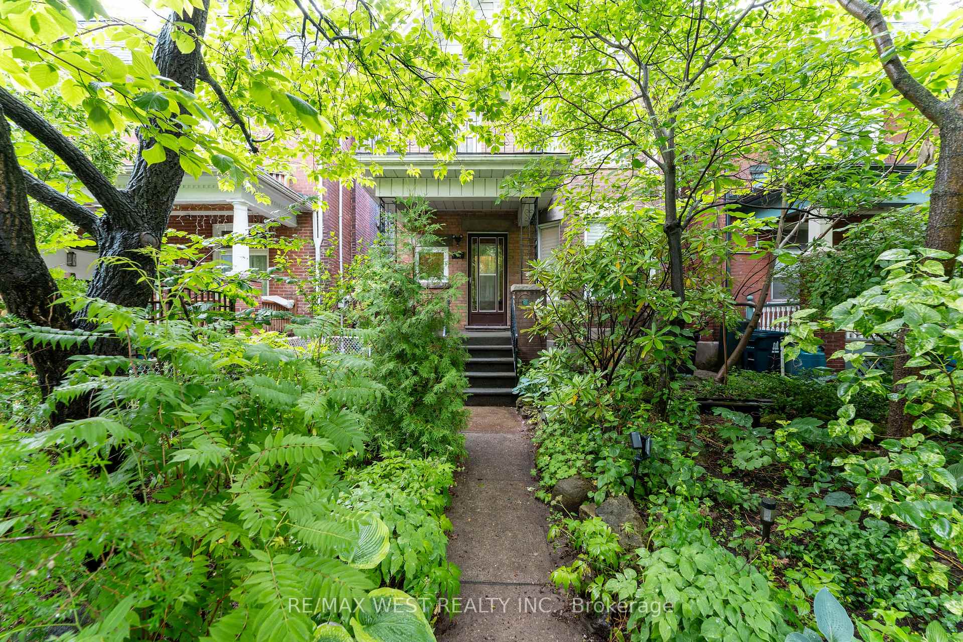 101 Grenadier Road, Toronto W01, ON M6R 1R1