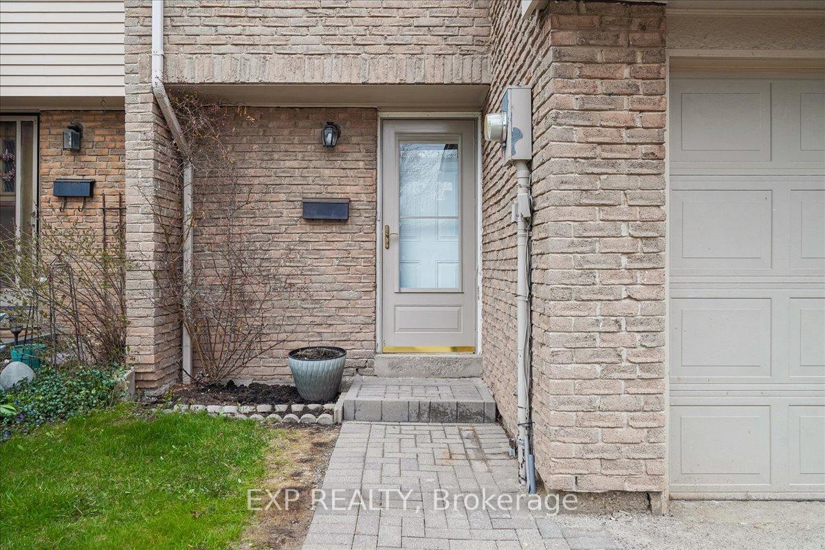 1556 Lancaster Drive 72, Oakville, ON L6H 2Z4