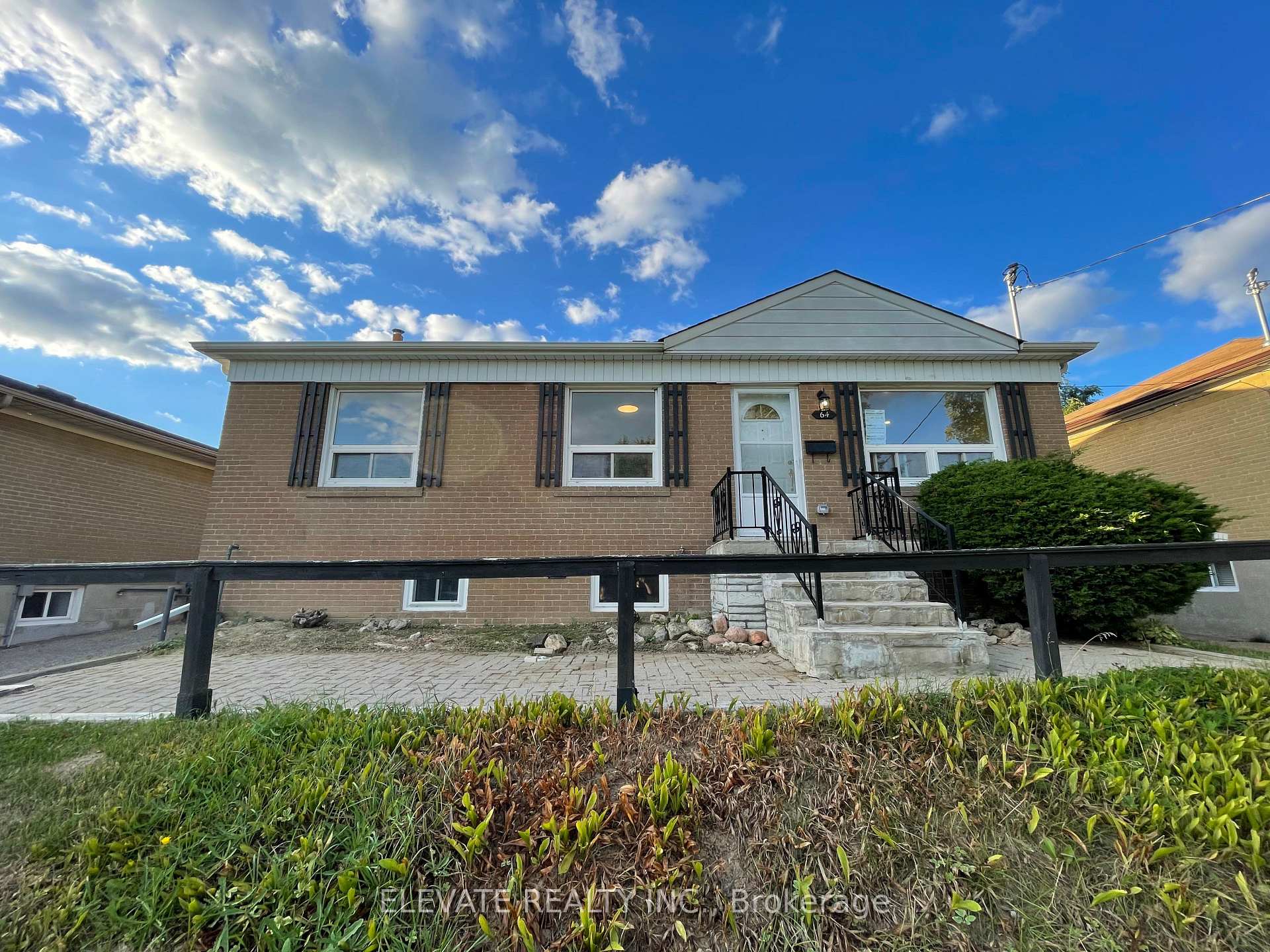 64 Nash Drive, Toronto W05, ON M3M 2L5
