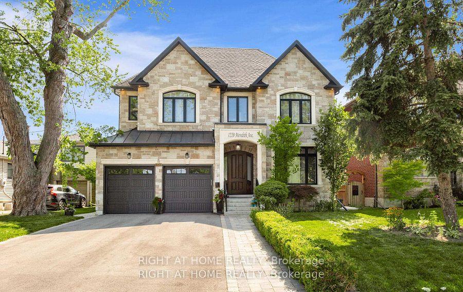 1220 Meredith Avenue, Mississauga, ON L5E 2E3