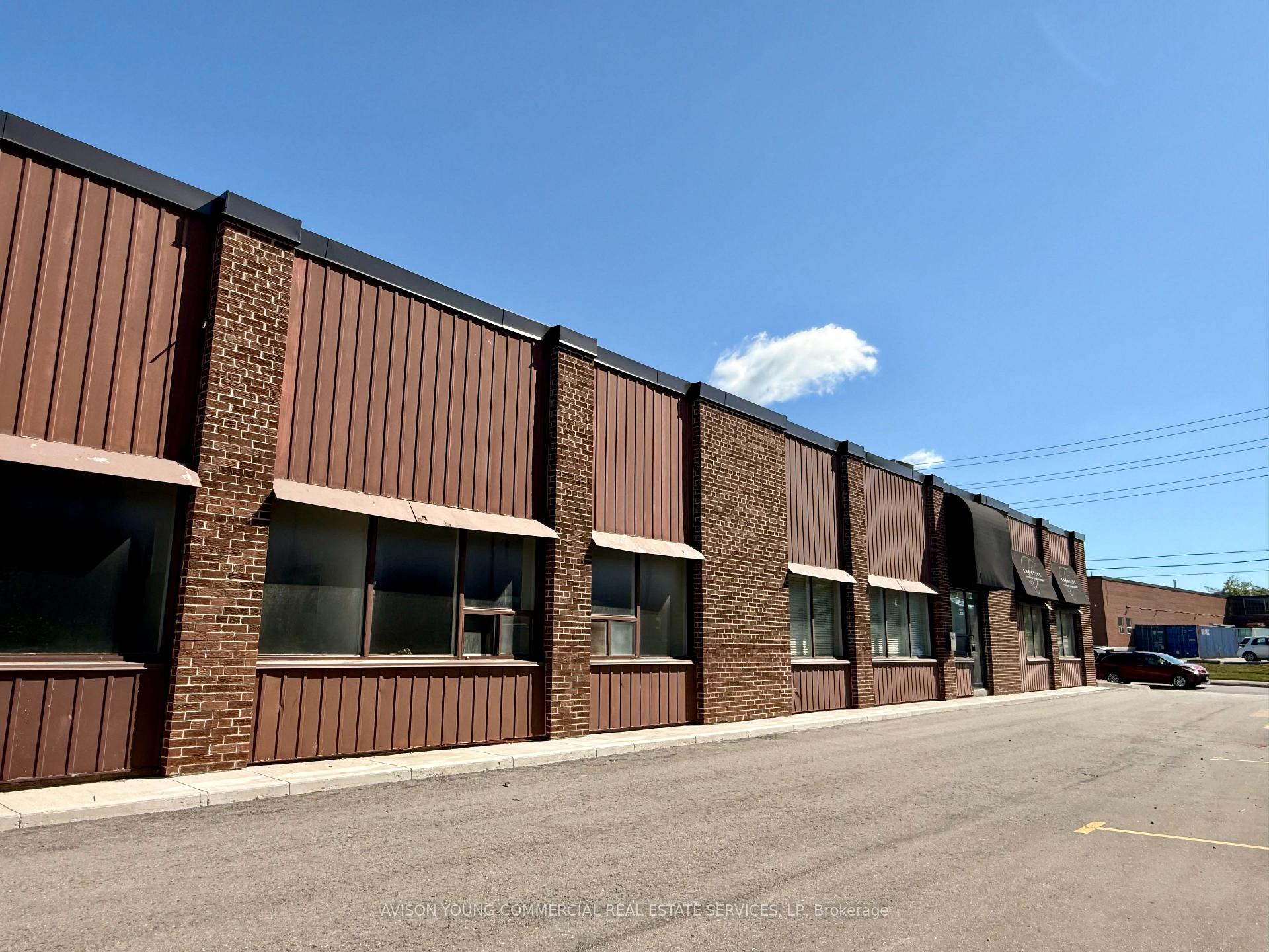 350 Oakdale Road 1B, Toronto W05, ON M3N 1W5