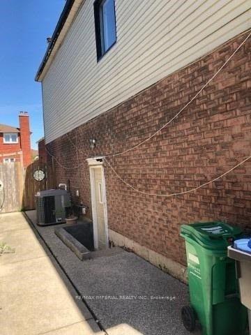 657 Thamesford Terrace Lower, Mississauga, ON L5R 2B8