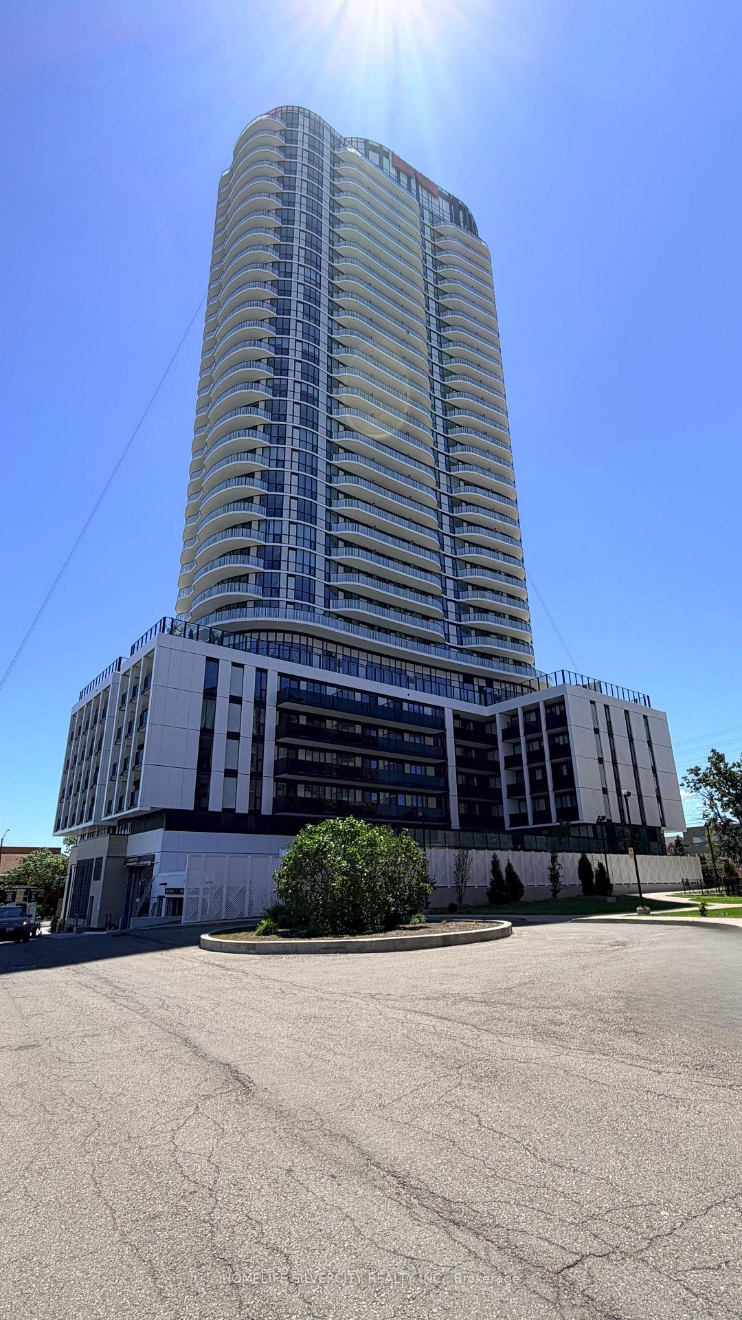 1 Fairview Road 3202, Mississauga, ON L5A 0B4