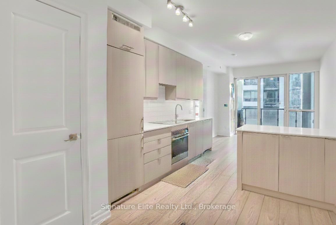 36 Elm Drive 3402, Mississauga, ON L5B 0N3