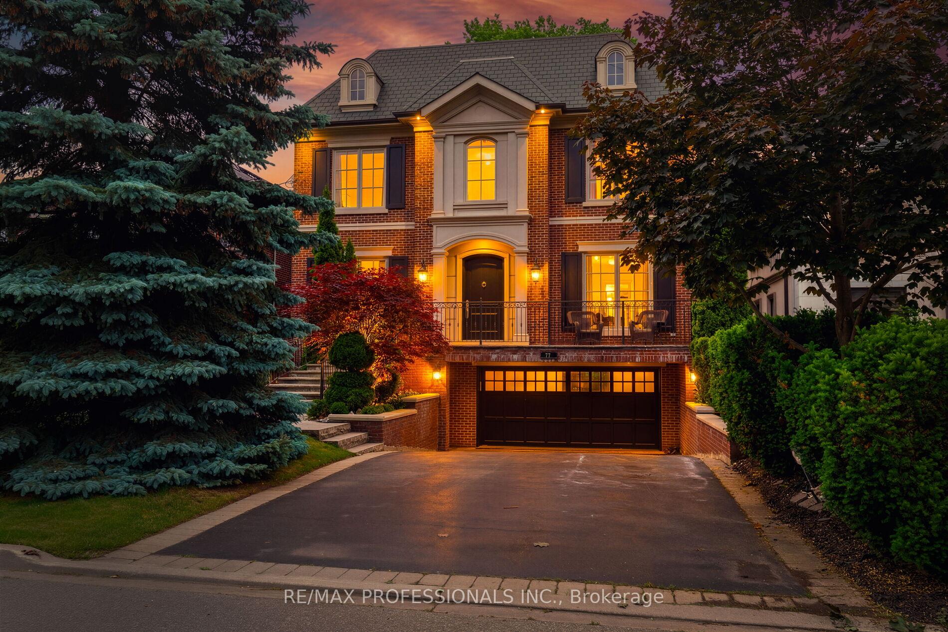 77 Haliburton Avenue, Toronto W08, ON M9B 4Y6