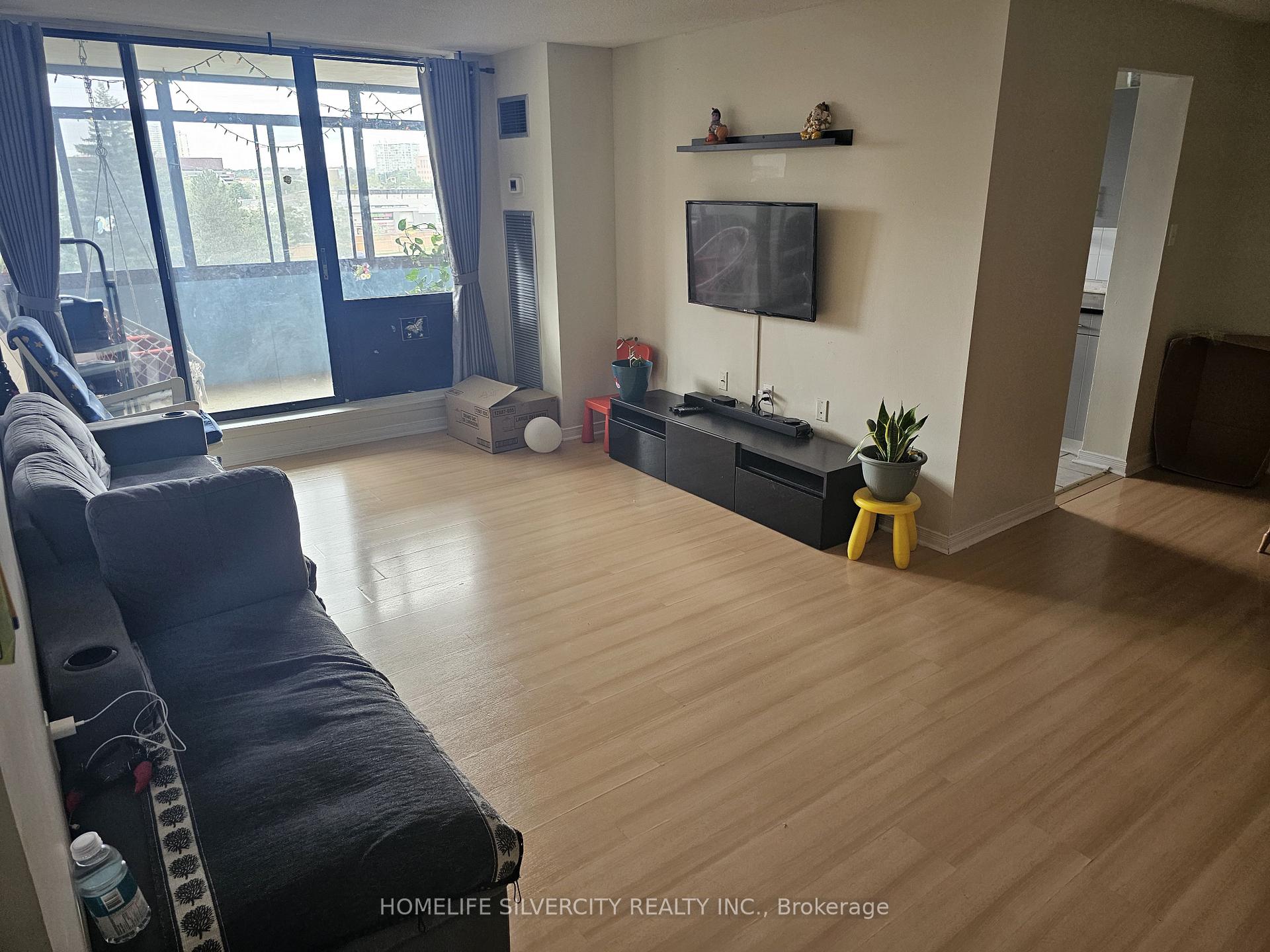 18 Knightsbridge Road 510, Brampton, ON L6T 3X5