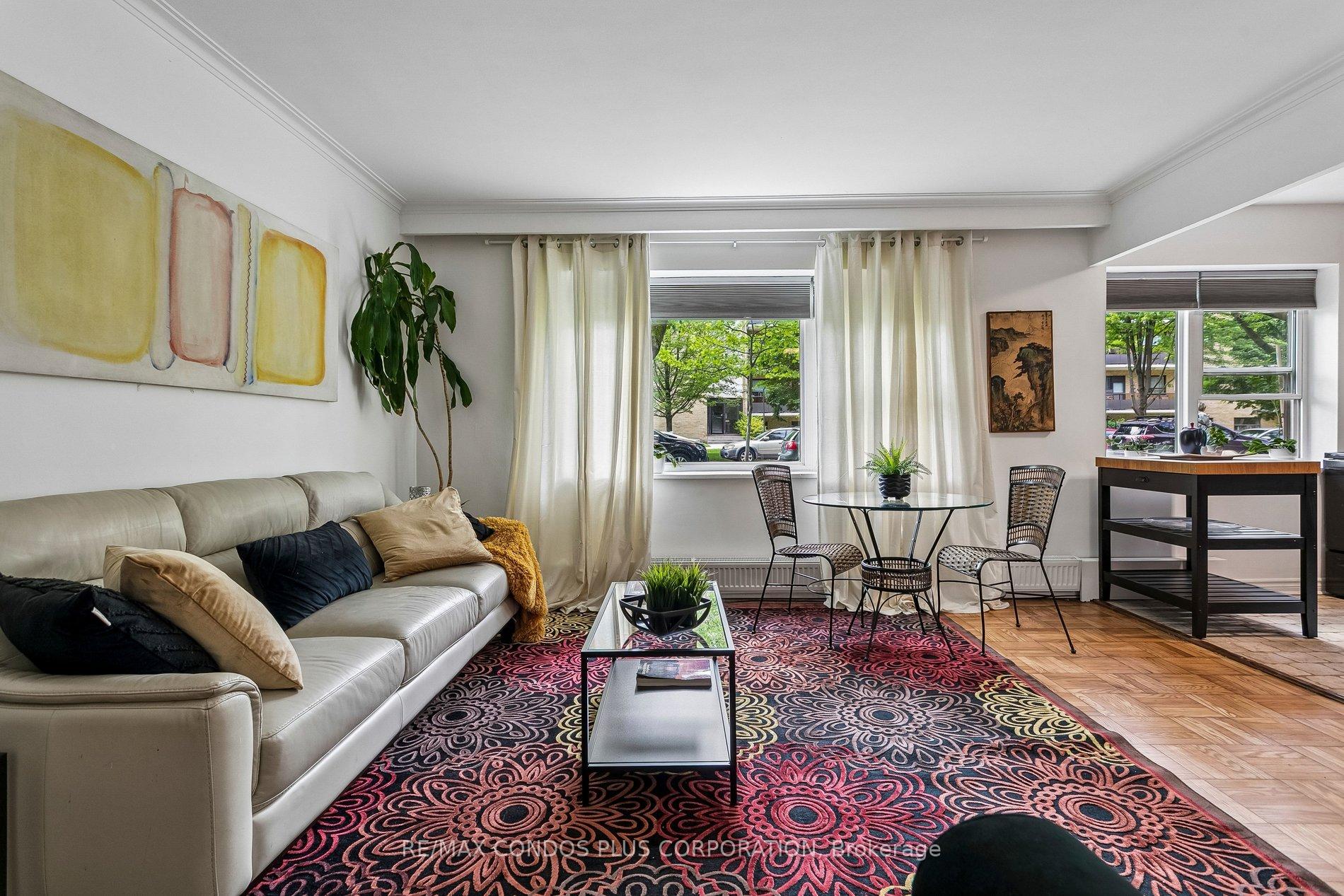 185 Stephen Drive 101, Toronto W07, ON M8Y 3N5