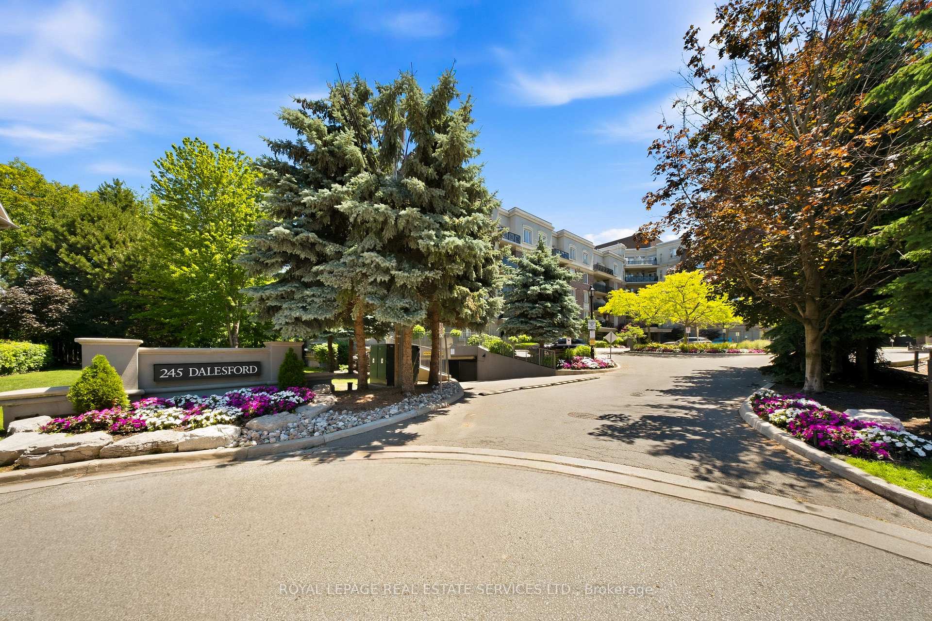 245 Dalesford Road 114, Toronto W07, ON M8Y 4H7