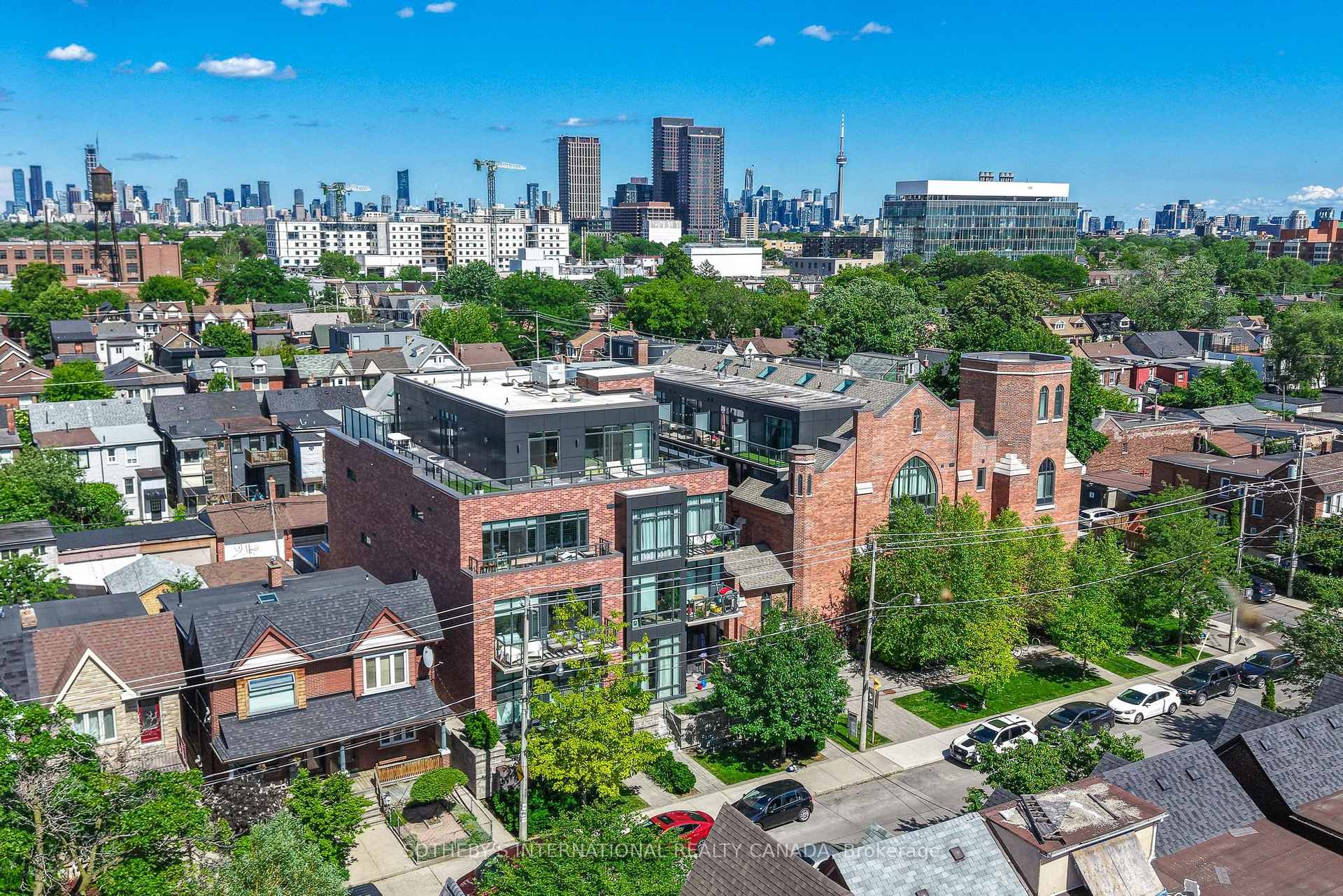 245 Perth Avenue N 104, Toronto W02, ON M6P 3X9