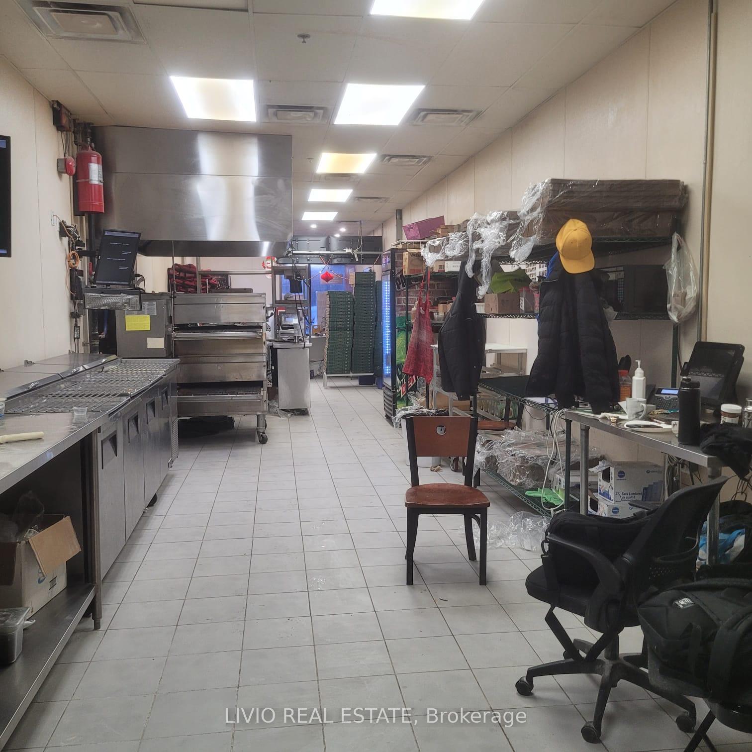 11 Westmore Drive 6, Toronto W10 — photo 3 of 5