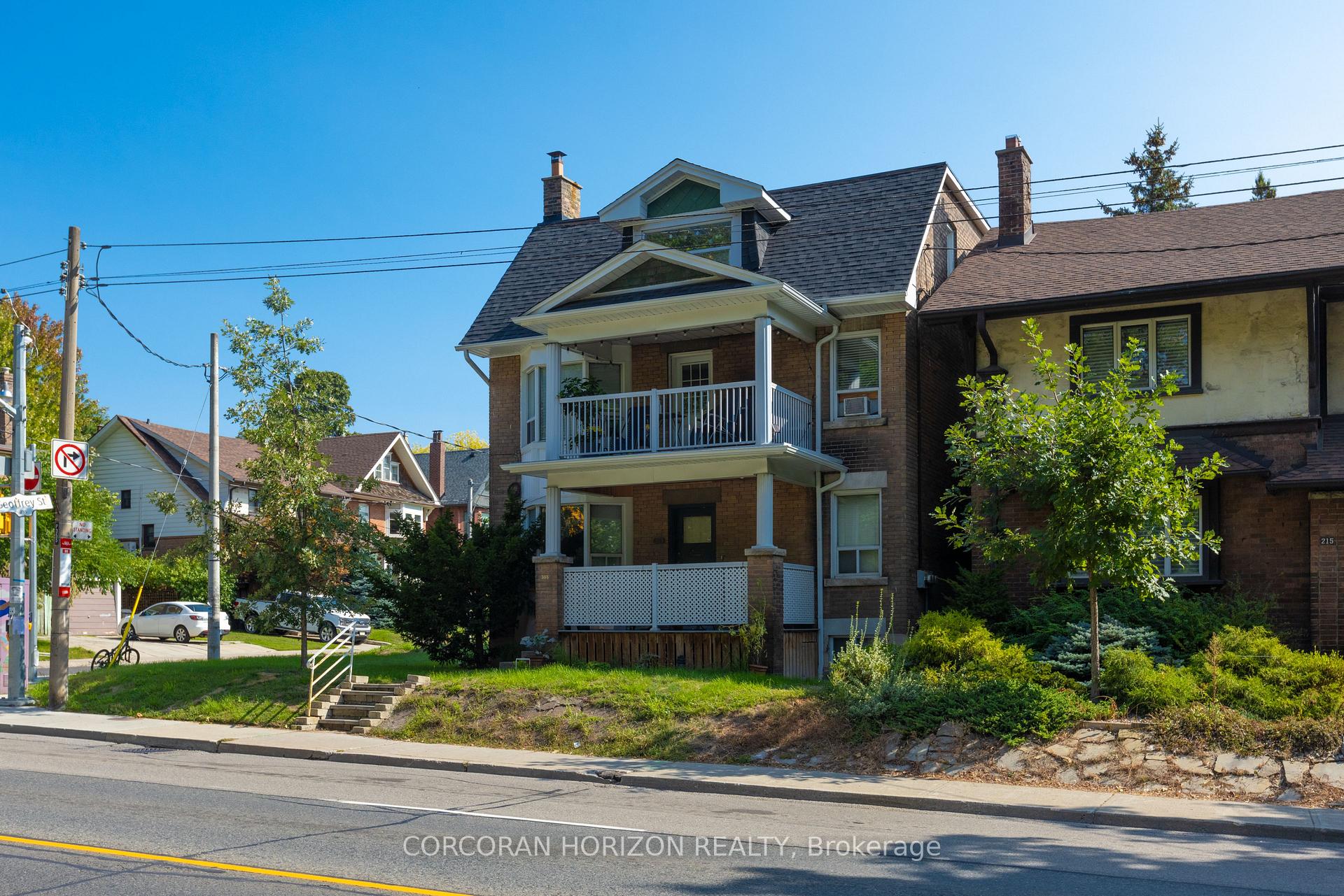 355 Parkside Drive, Toronto W01 — photo 2 of 5