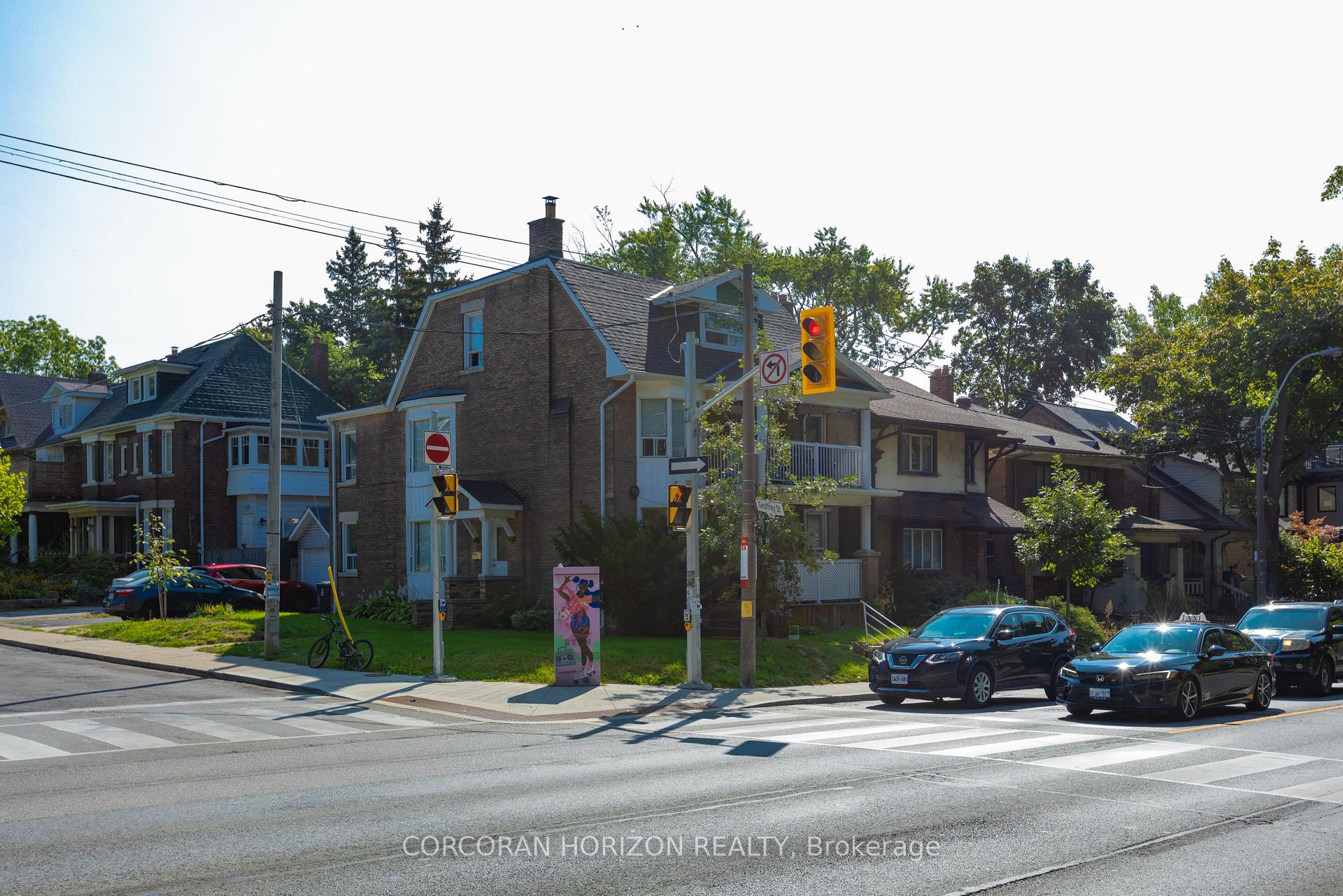 355 Parkside Drive, Toronto W01 — photo 4 of 5