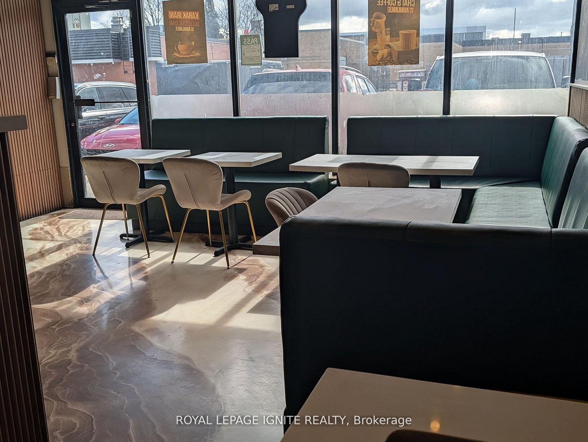 2140 Kipling Avenue 6, Toronto W10 — photo 3 of 5
