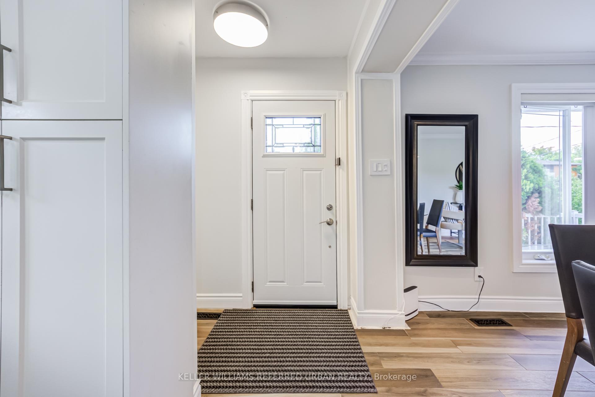 23 Allenby Avenue, Toronto W10 — photo 4 of 5