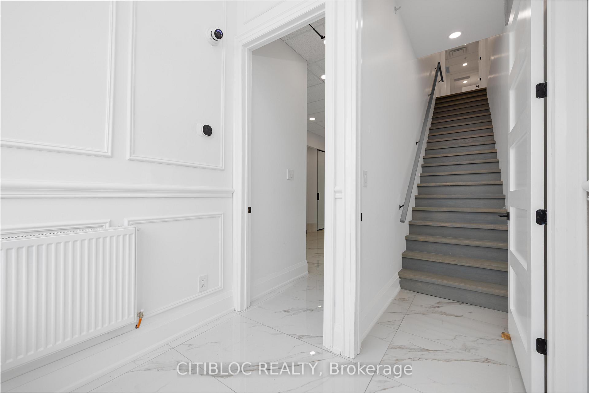 7003 Steeles Avenue W 12 / UPPER, Toronto W10 — photo 3 of 5