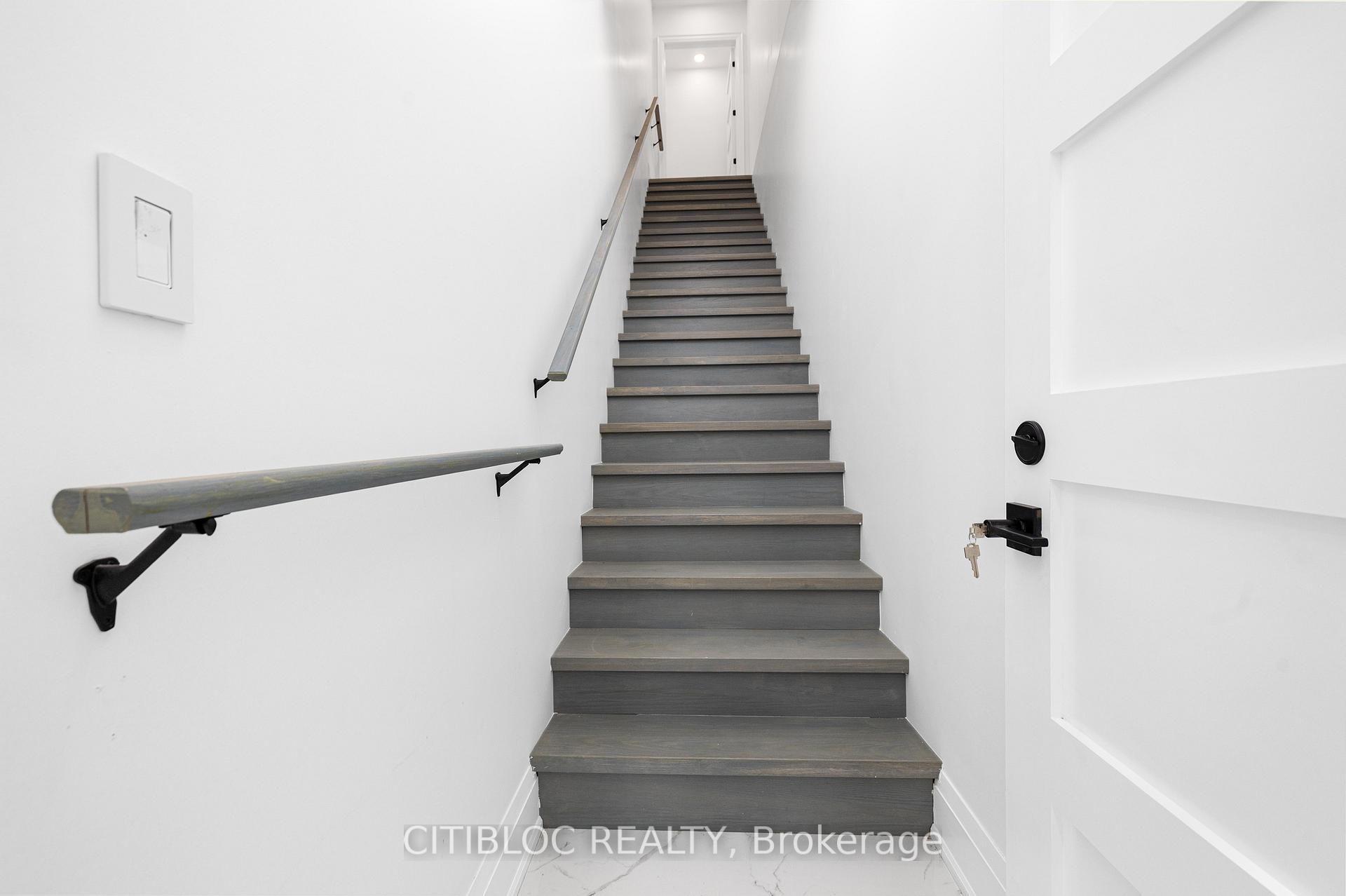 7003 Steeles Avenue W 12 / UPPER, Toronto W10 — photo 4 of 5