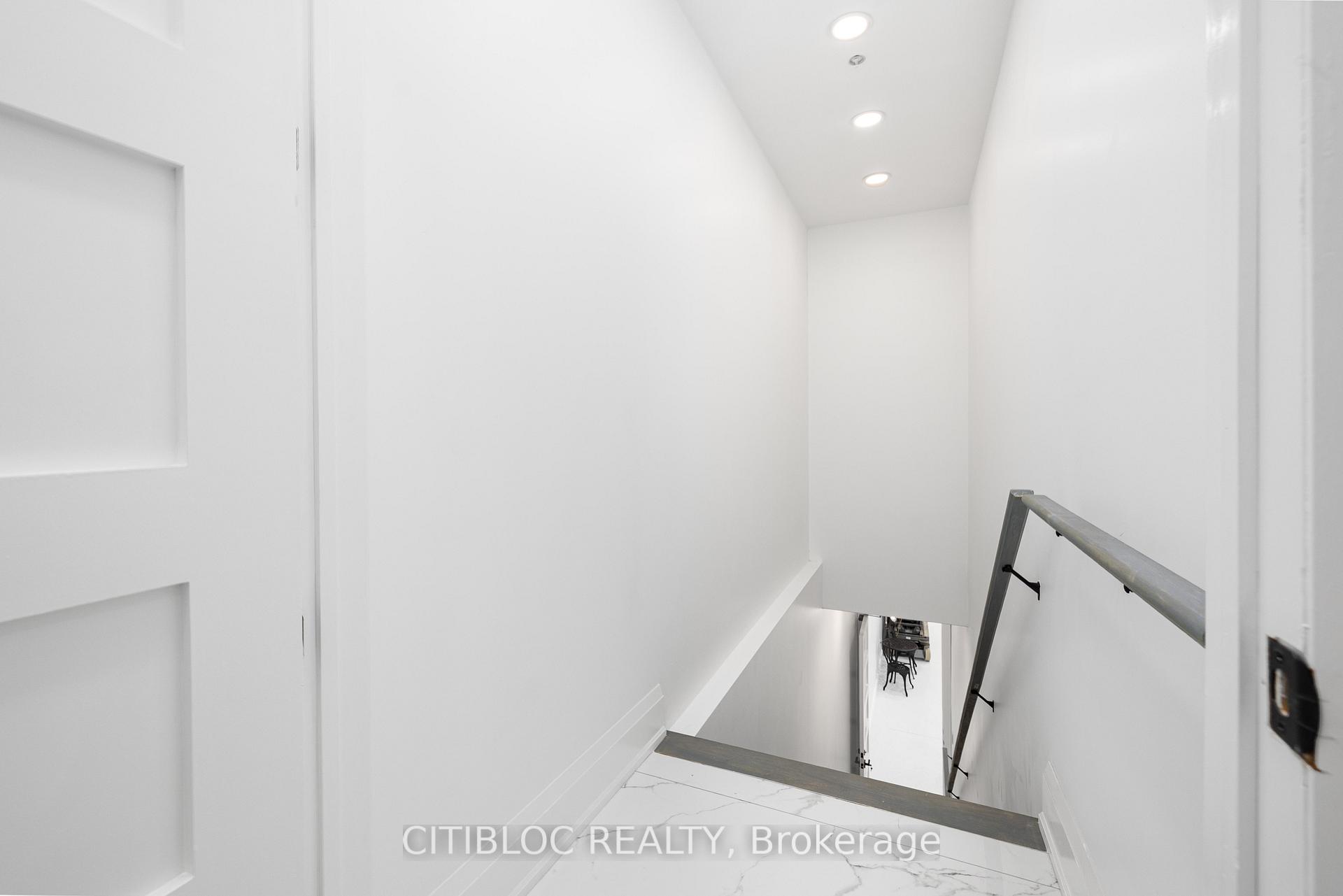 7003 Steeles Avenue W 12 / UPPER, Toronto W10 — photo 5 of 5