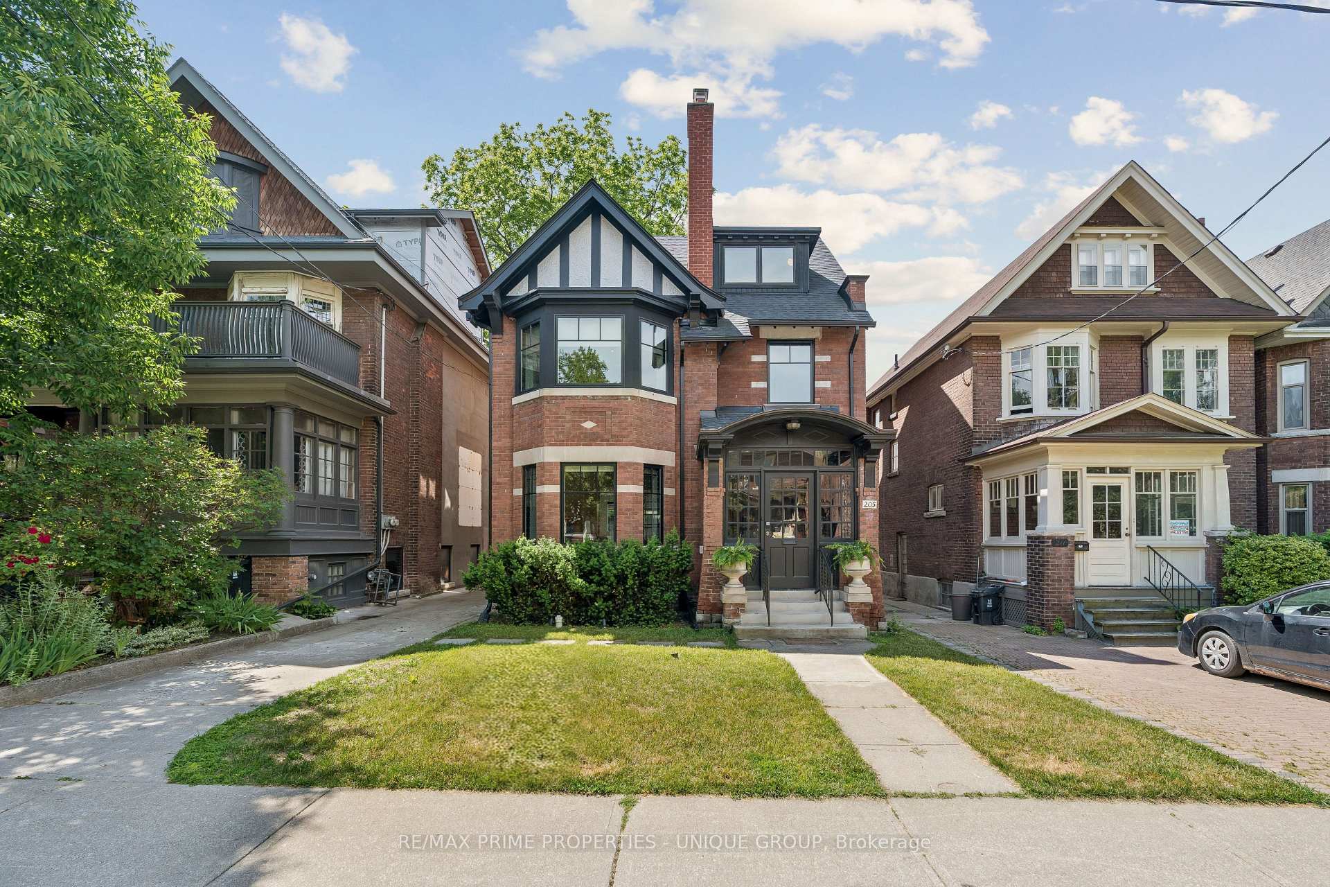 205 Geoffrey Street, Toronto, ON M6R 1P9 — Toronto W01, Ontario