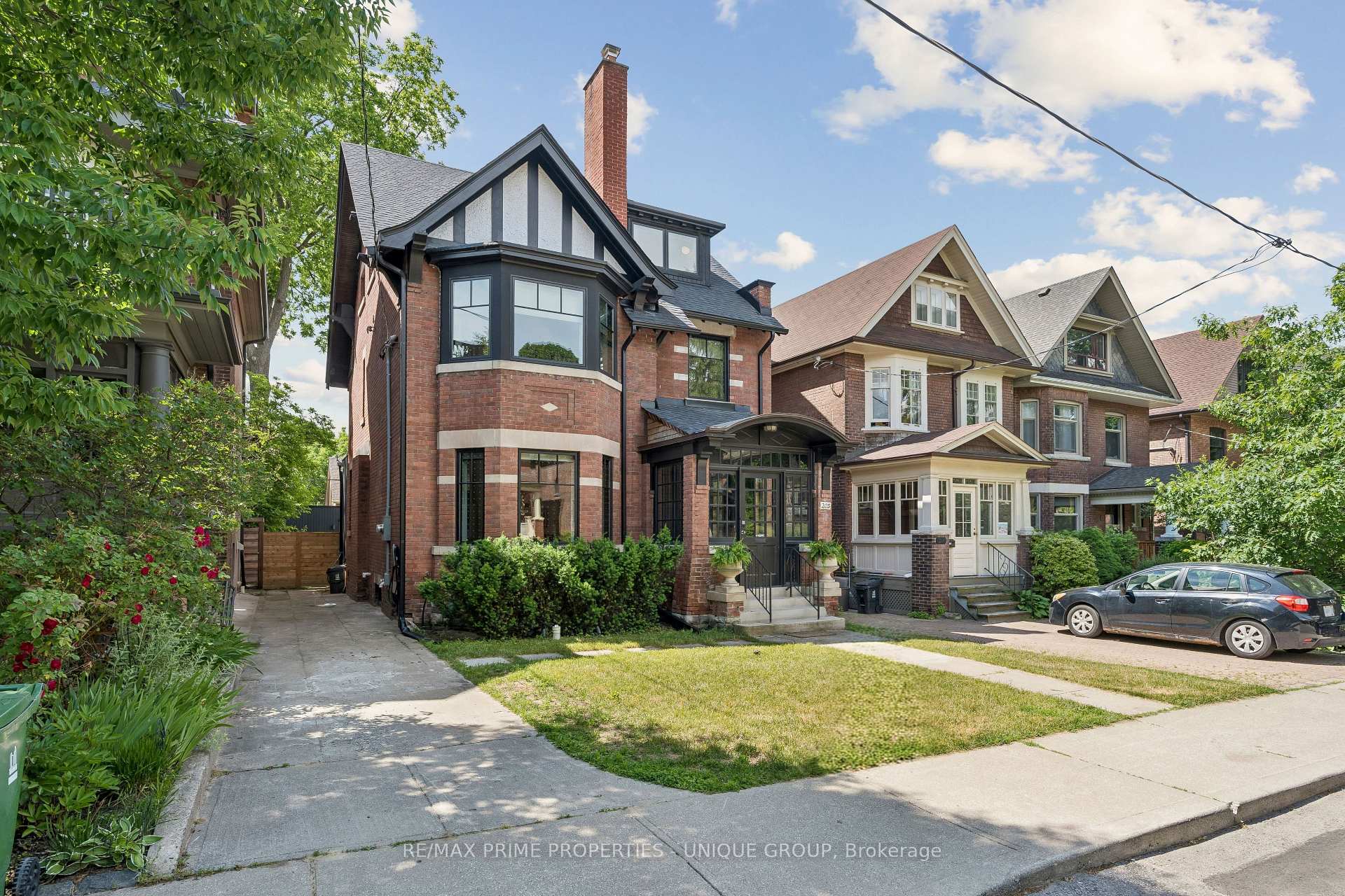 205 Geoffrey Street, Toronto W01 — photo 2 of 5