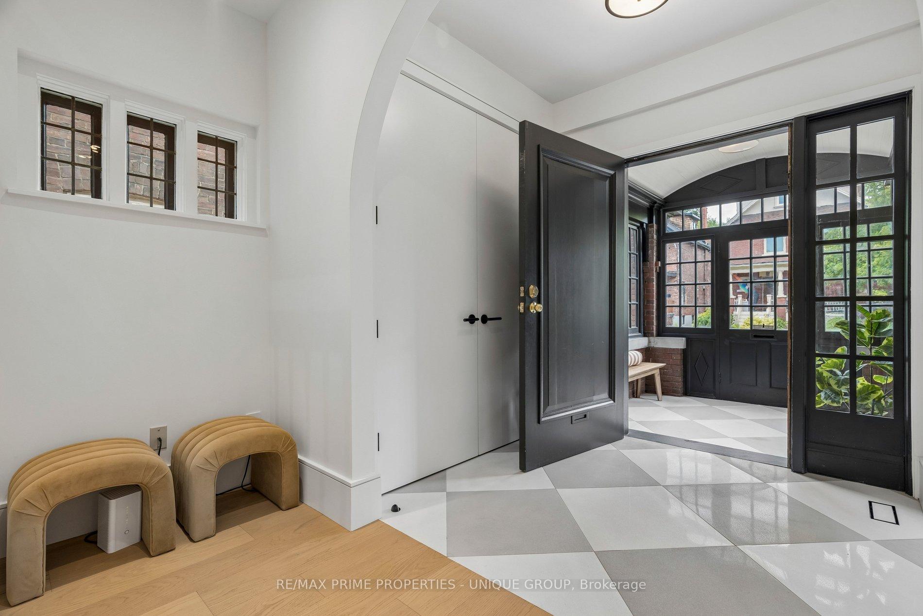 205 Geoffrey Street, Toronto W01 — photo 5 of 5