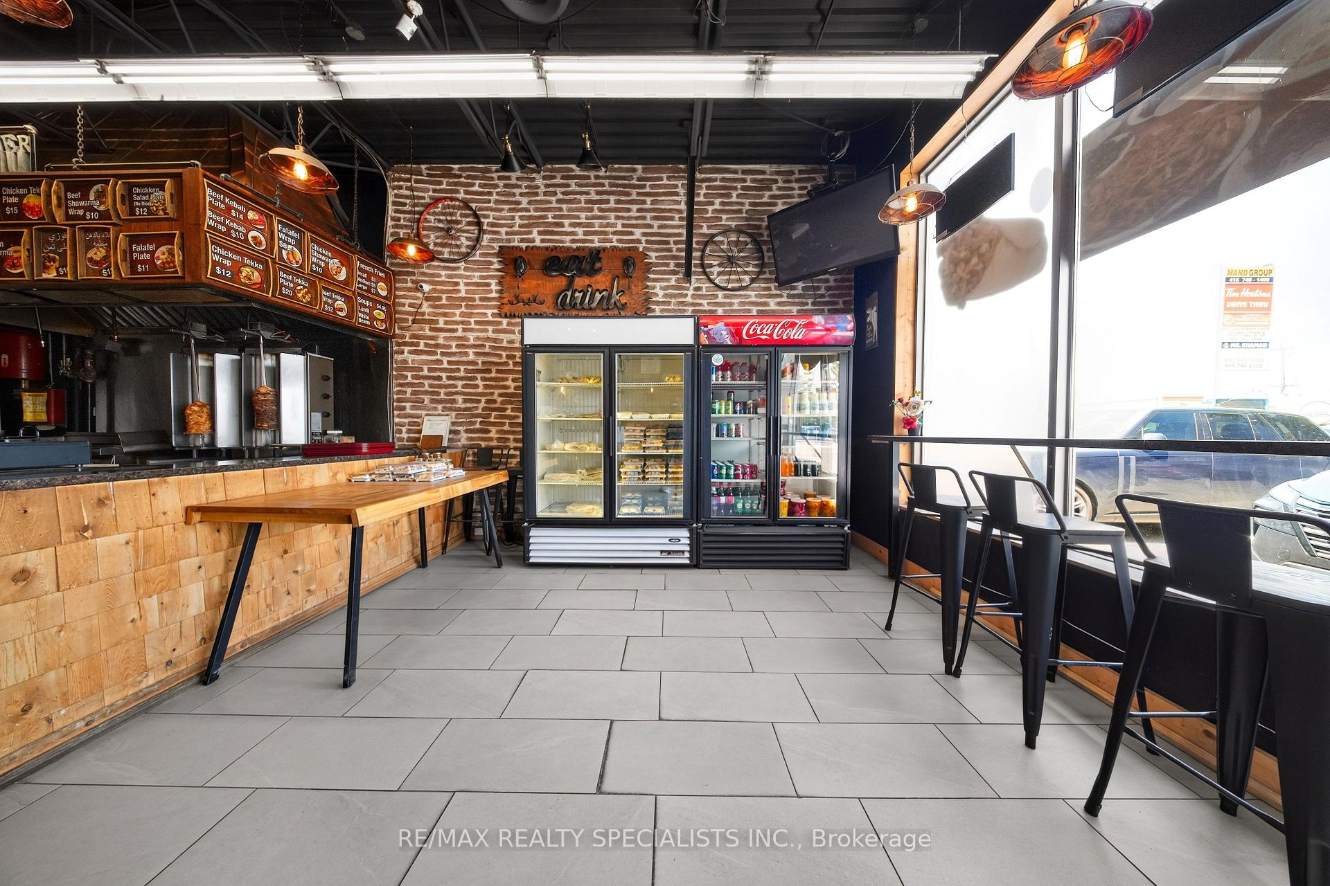 1747 Albion Road 3&4, Toronto W10 — photo 2 of 5