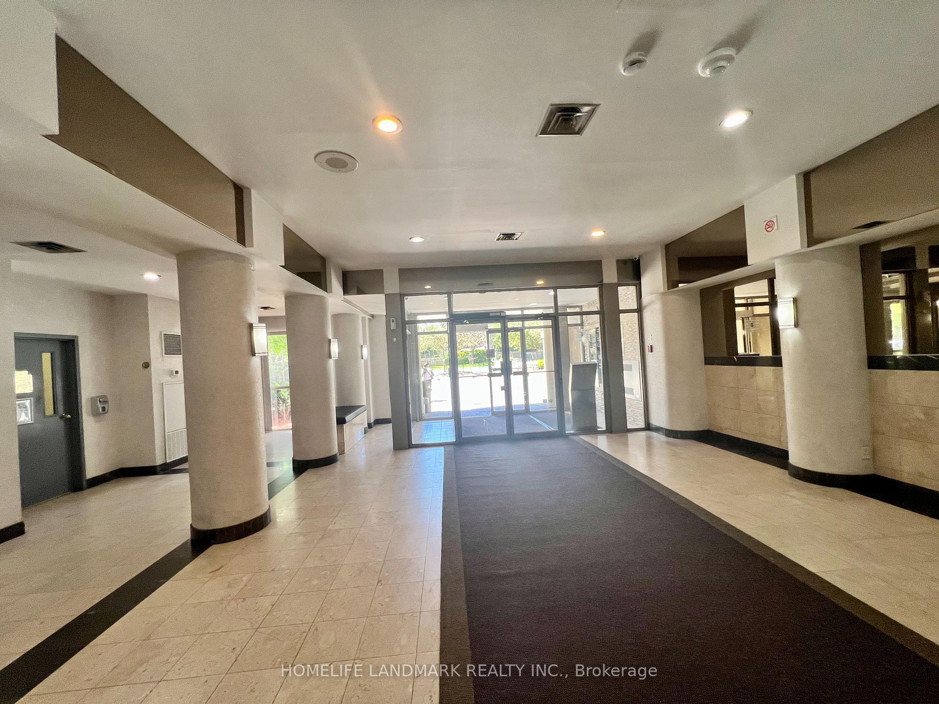 2901 Kipling Avenue 1203, Toronto W10 — photo 4 of 5