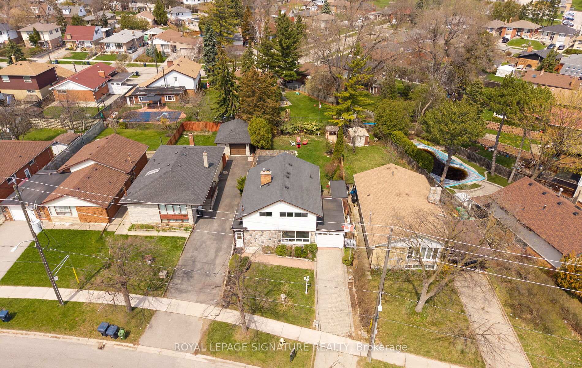 60 Hinton Road, Toronto W10 — photo 5 of 5