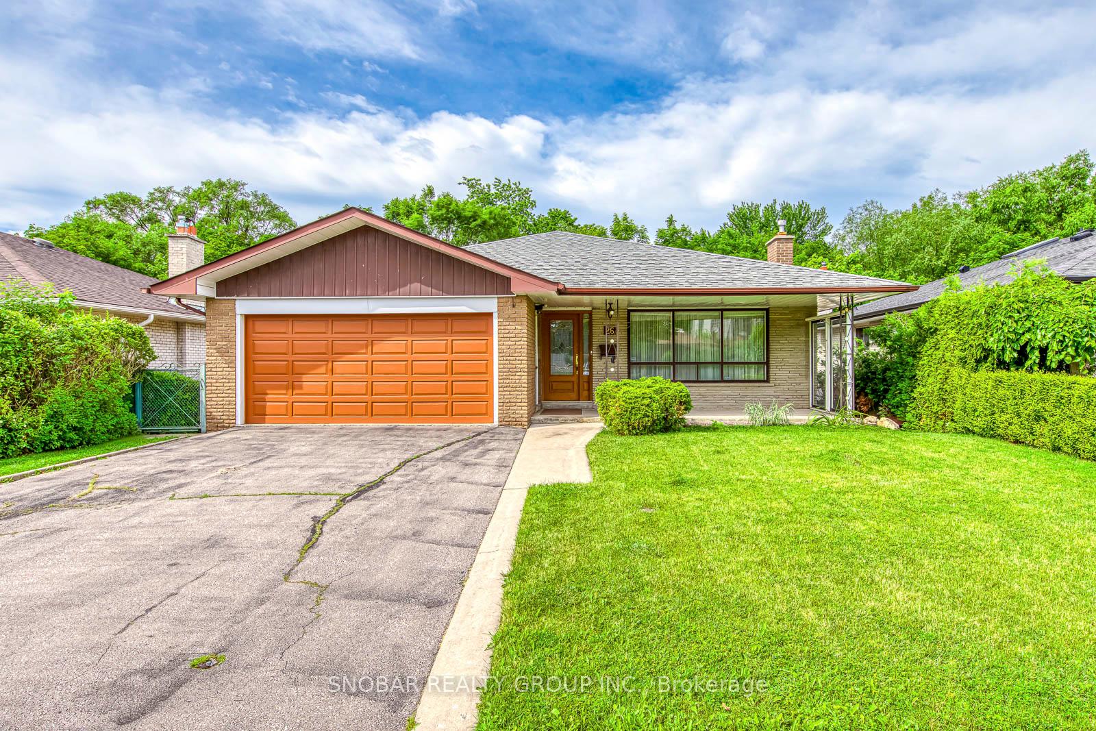 26 Annabelle Drive, Toronto W10 — photo 2 of 5