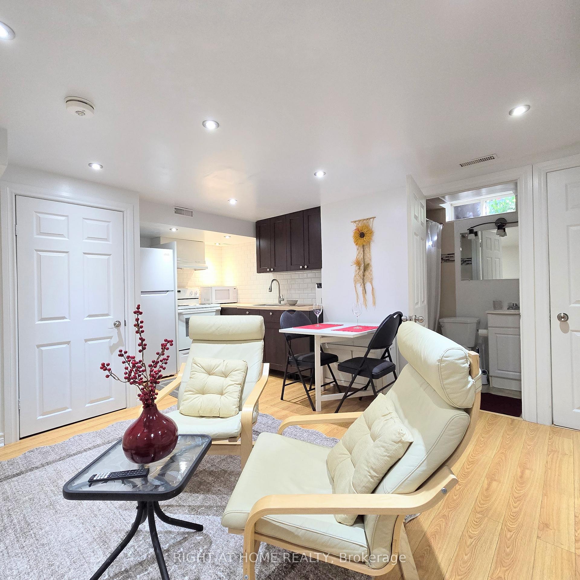 47 Mare Crescent Lower, Toronto W10 — photo 5 of 5