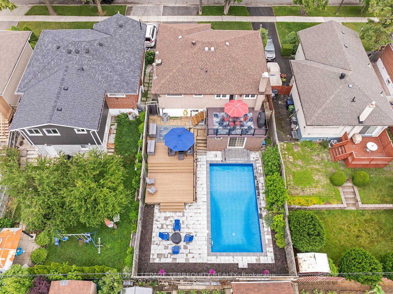 33 Ludgate Road, Toronto W10 — photo 2 of 5