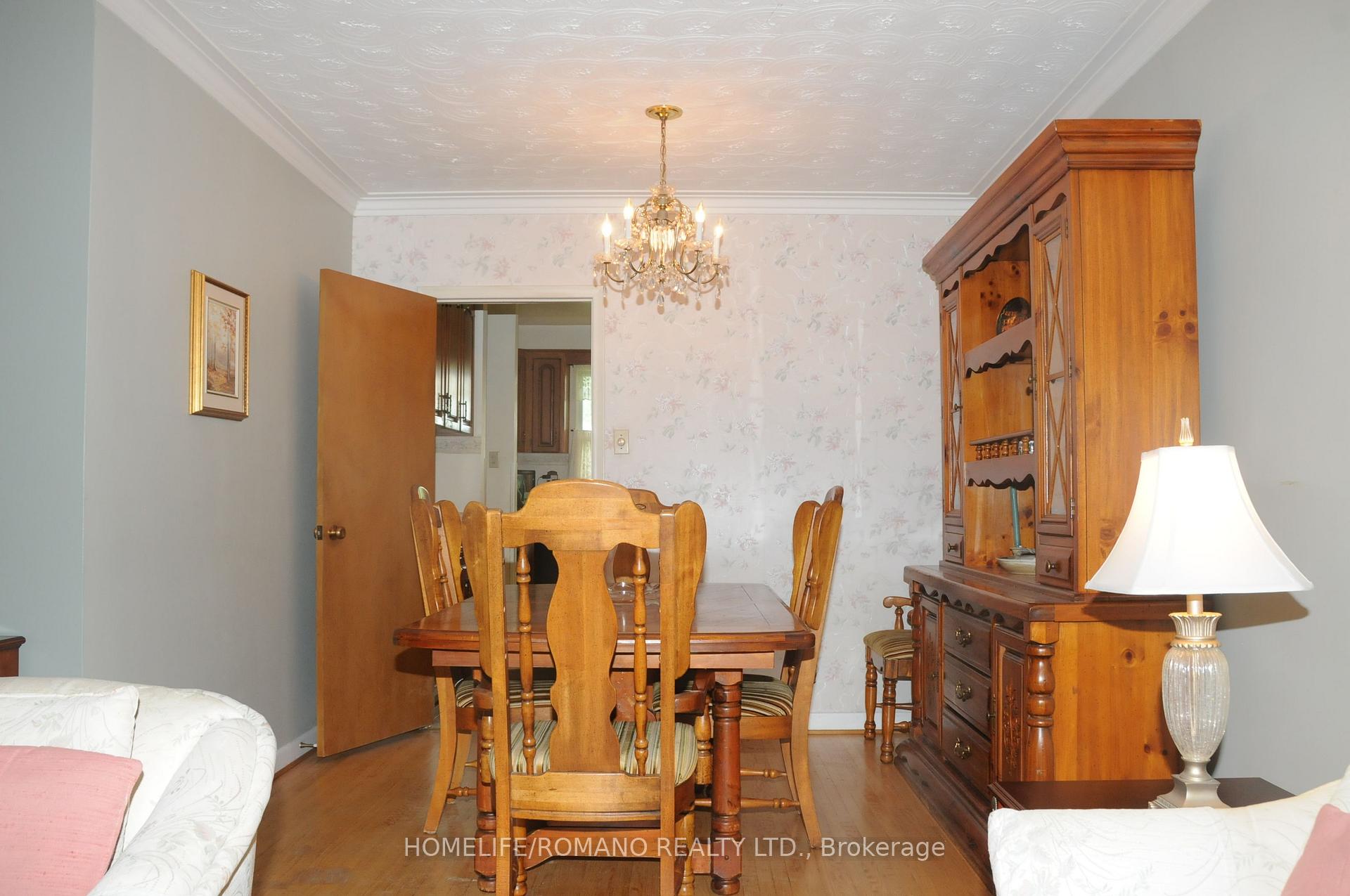 65 Moon Valley Drive, Toronto W10 — photo 4 of 5