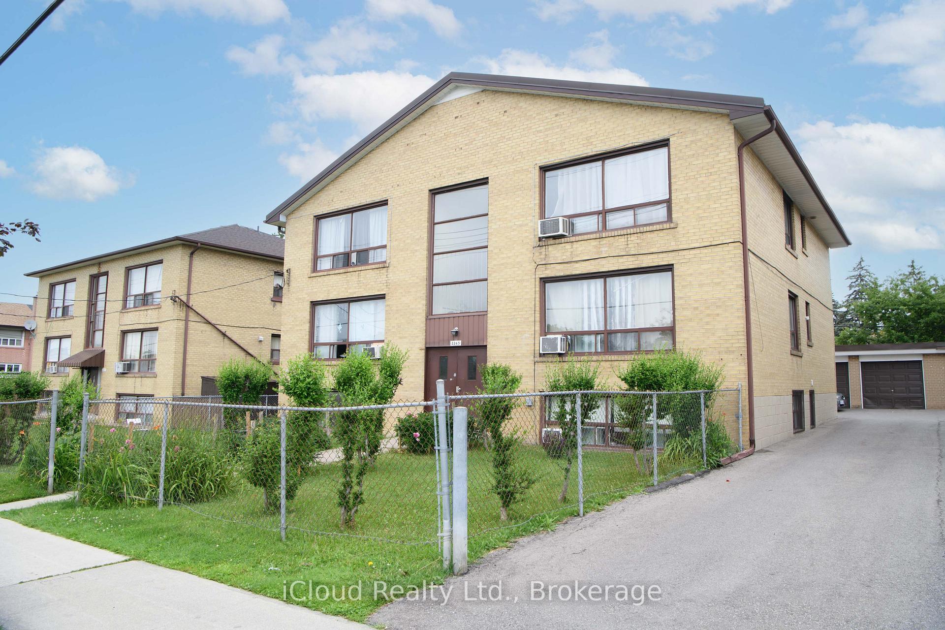 2265 Kipling Avenue, Toronto W10 — photo 2 of 5