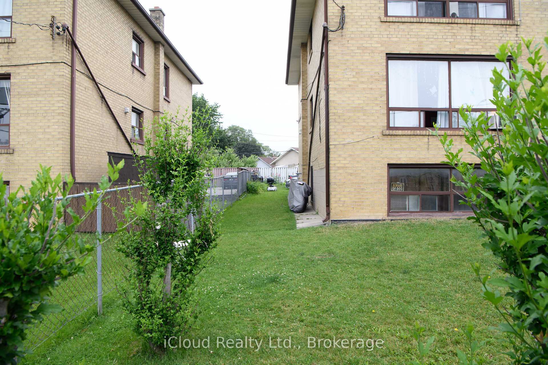 2265 Kipling Avenue, Toronto W10 — photo 3 of 5