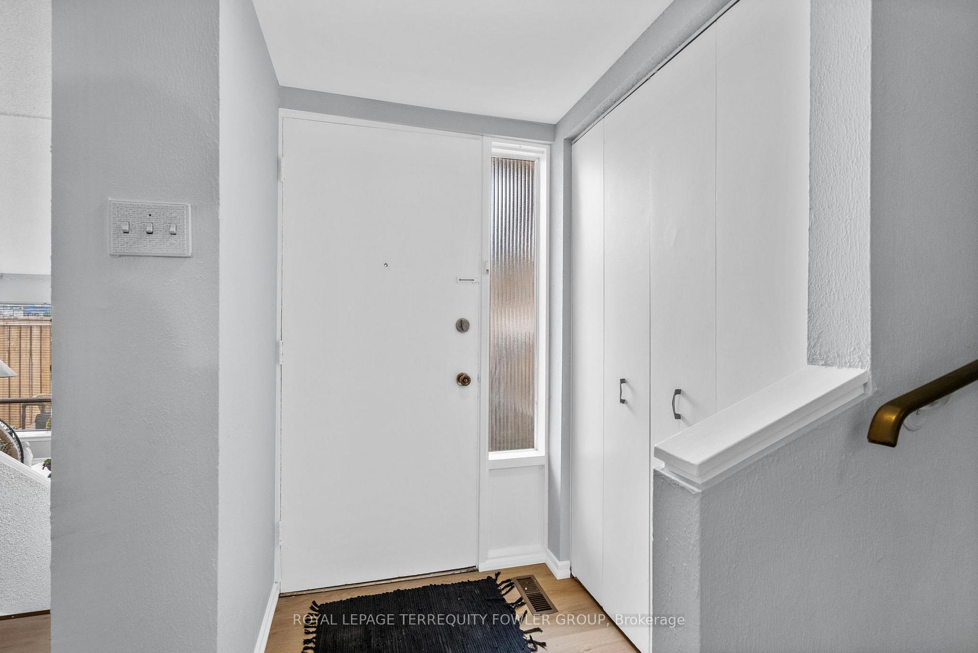 260 John Garland Boulevard 224, Toronto W10 — photo 2 of 5