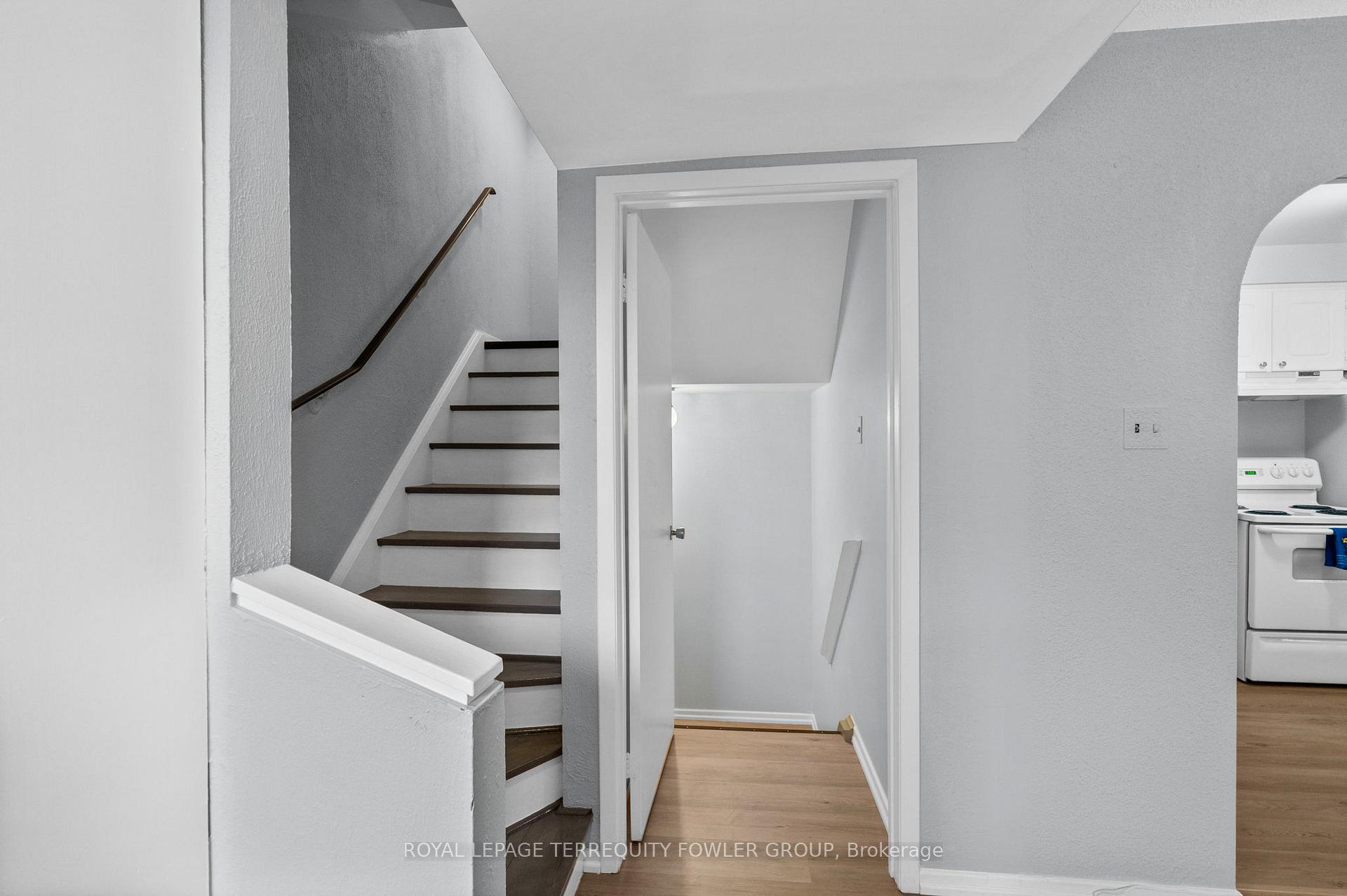 260 John Garland Boulevard 224, Toronto W10 — photo 3 of 5