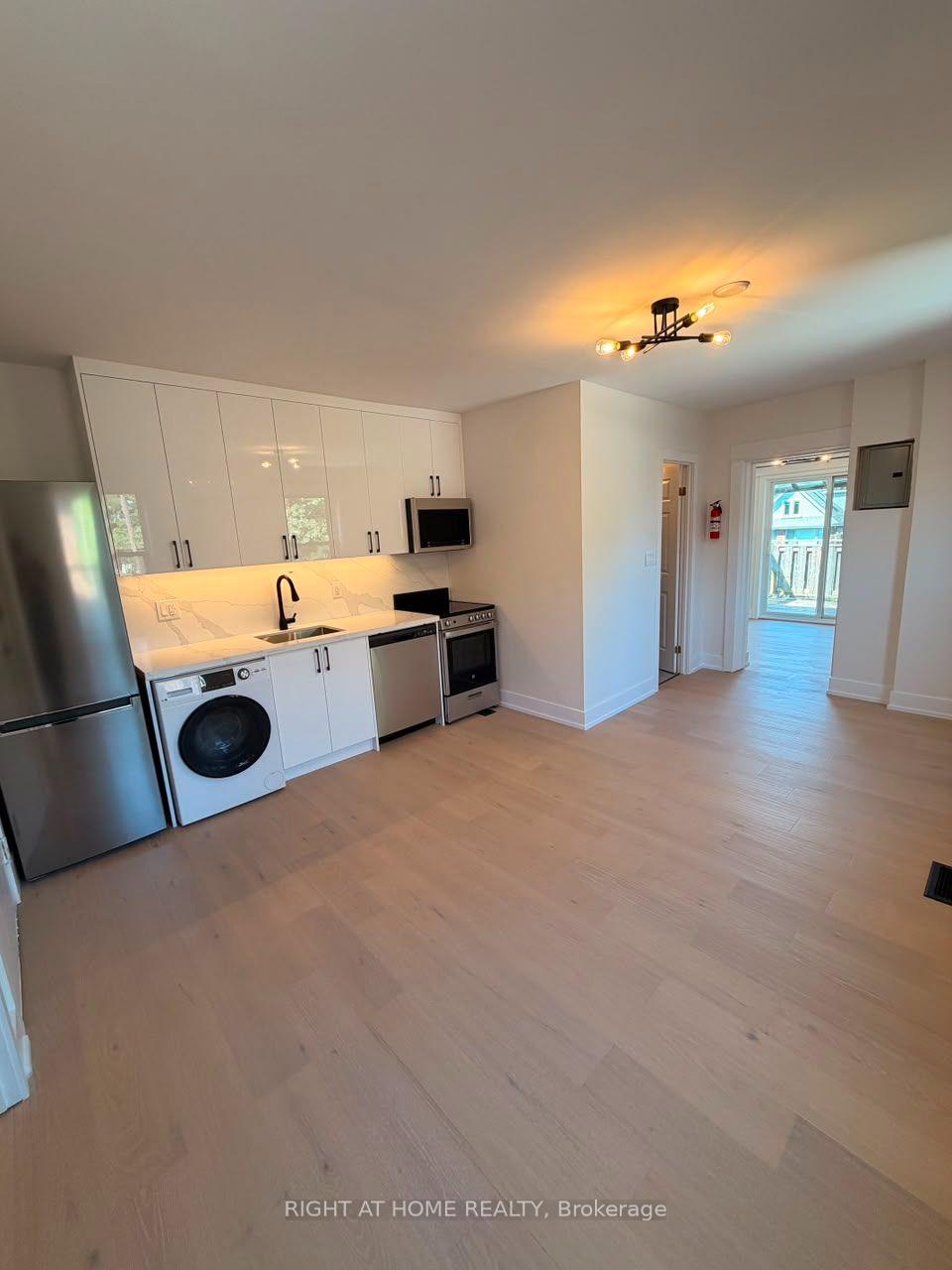 2245 Dundas Street W 202, Toronto, ON M6R 1X6